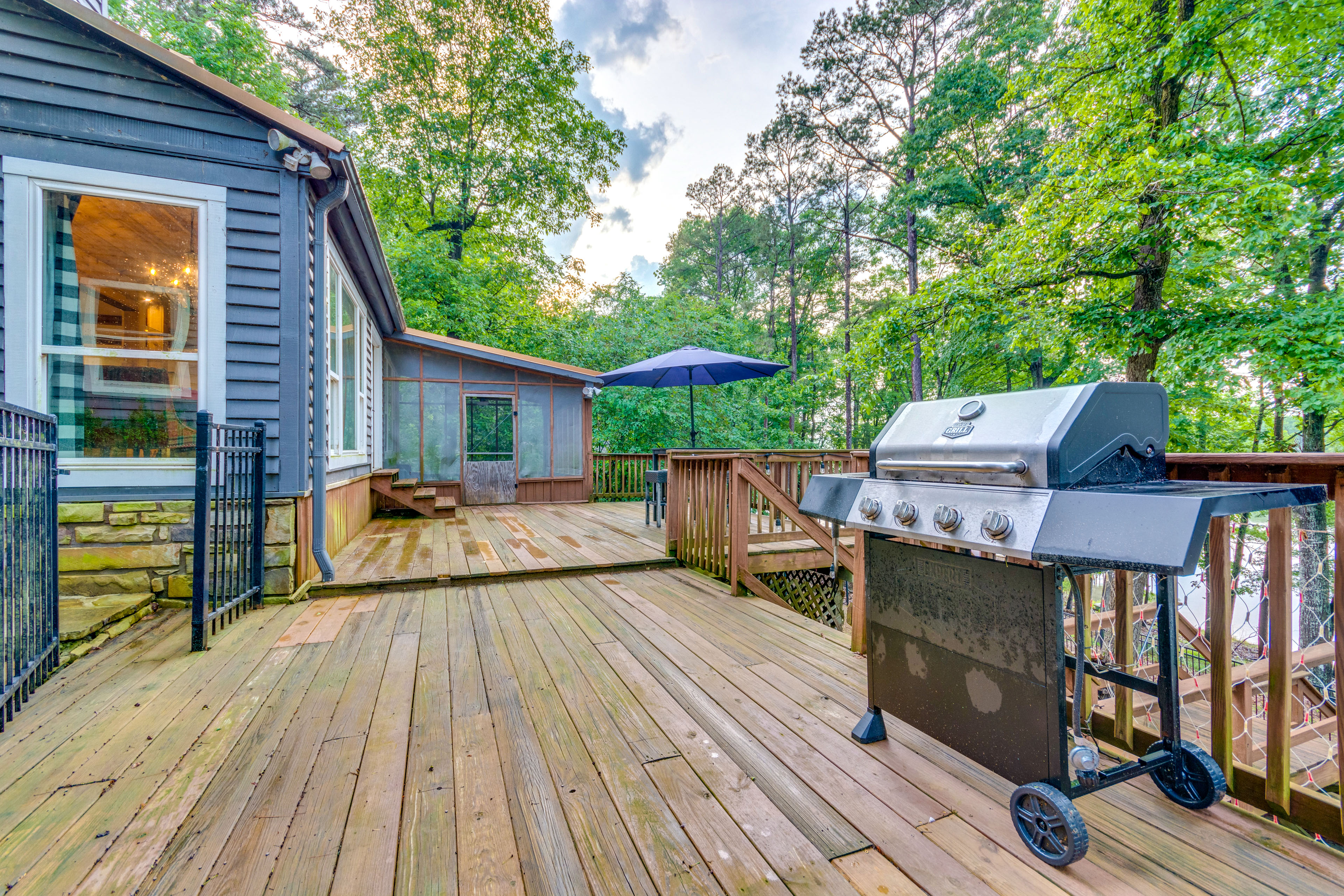 Lakefront Arkansas Abode - Deck, Grill & Fire Pit