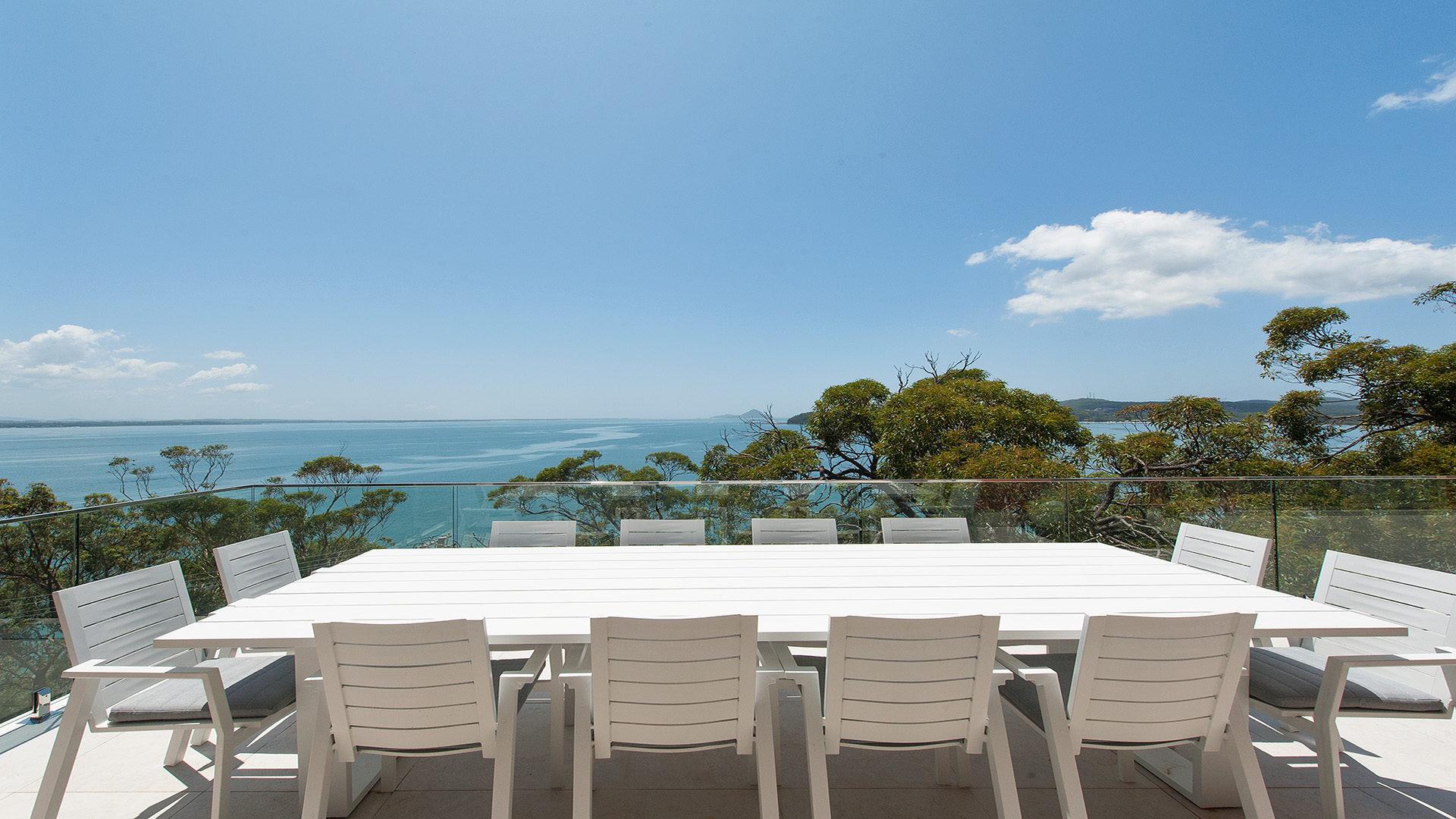 Property Image 1 - The Family Entertainer - with sweeping water views Property Image 1 - The Family Entertainer - with sweeping water views