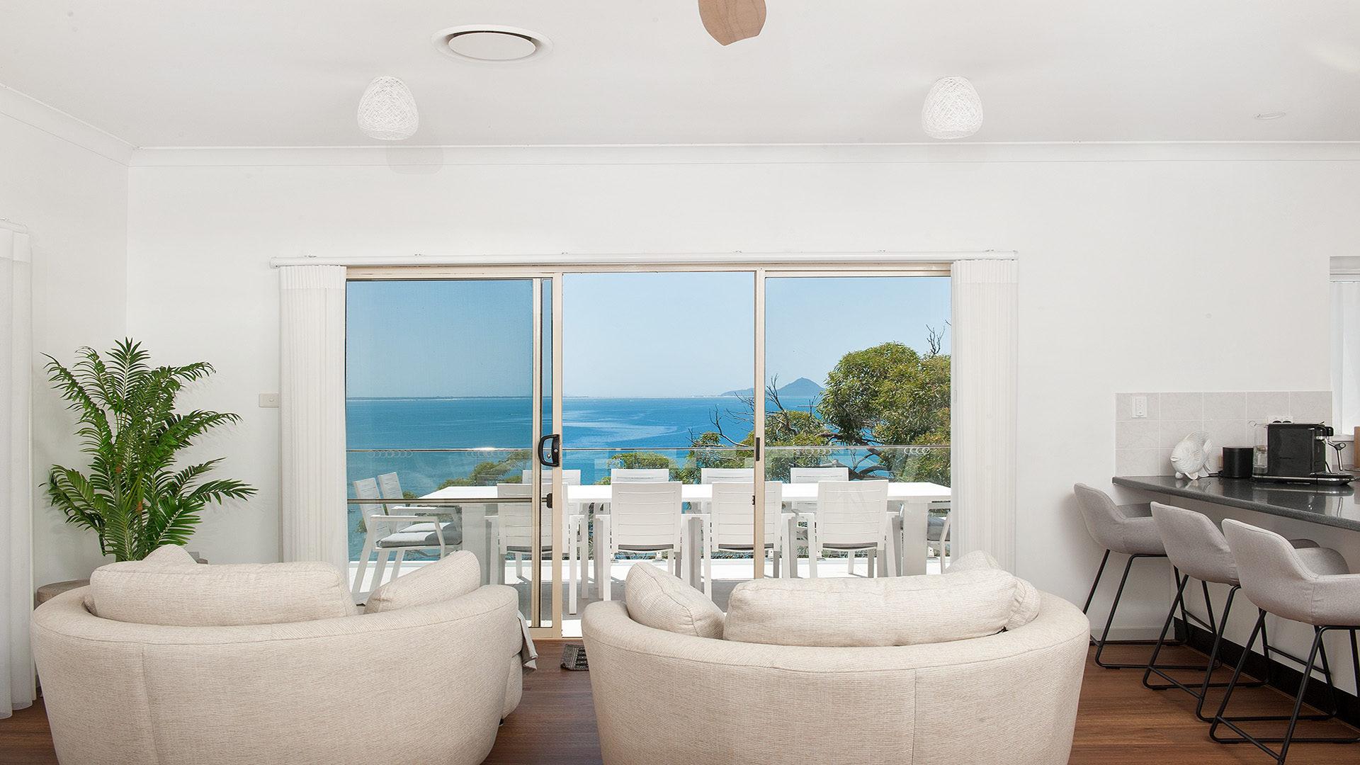 Property Image 2 - The Family Entertainer - with sweeping water views Property Image 2 - The Family Entertainer - with sweeping water views