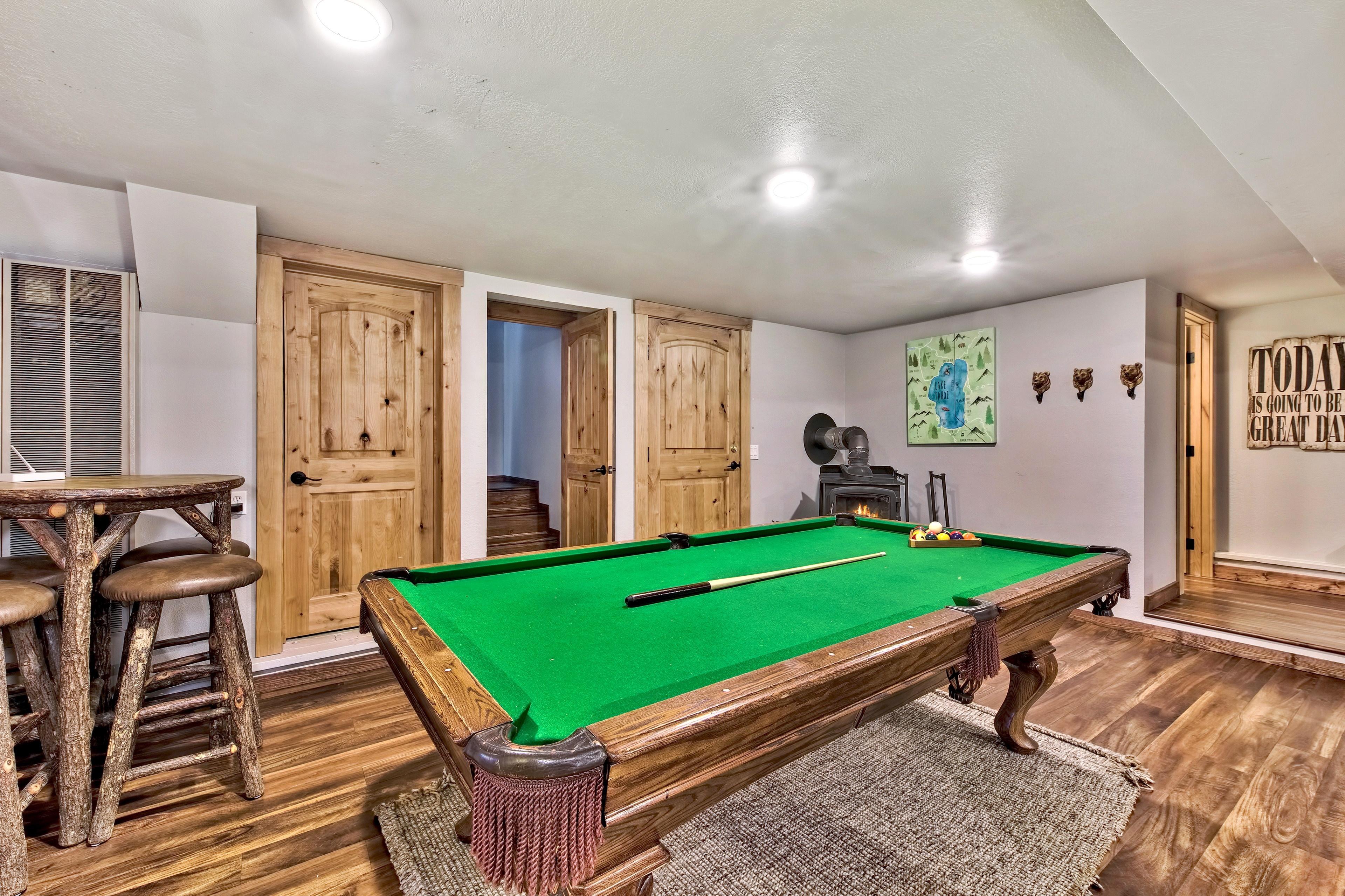 MV101 Lake View Cabin Style Homestead Nestled in Sierra Nevada Home