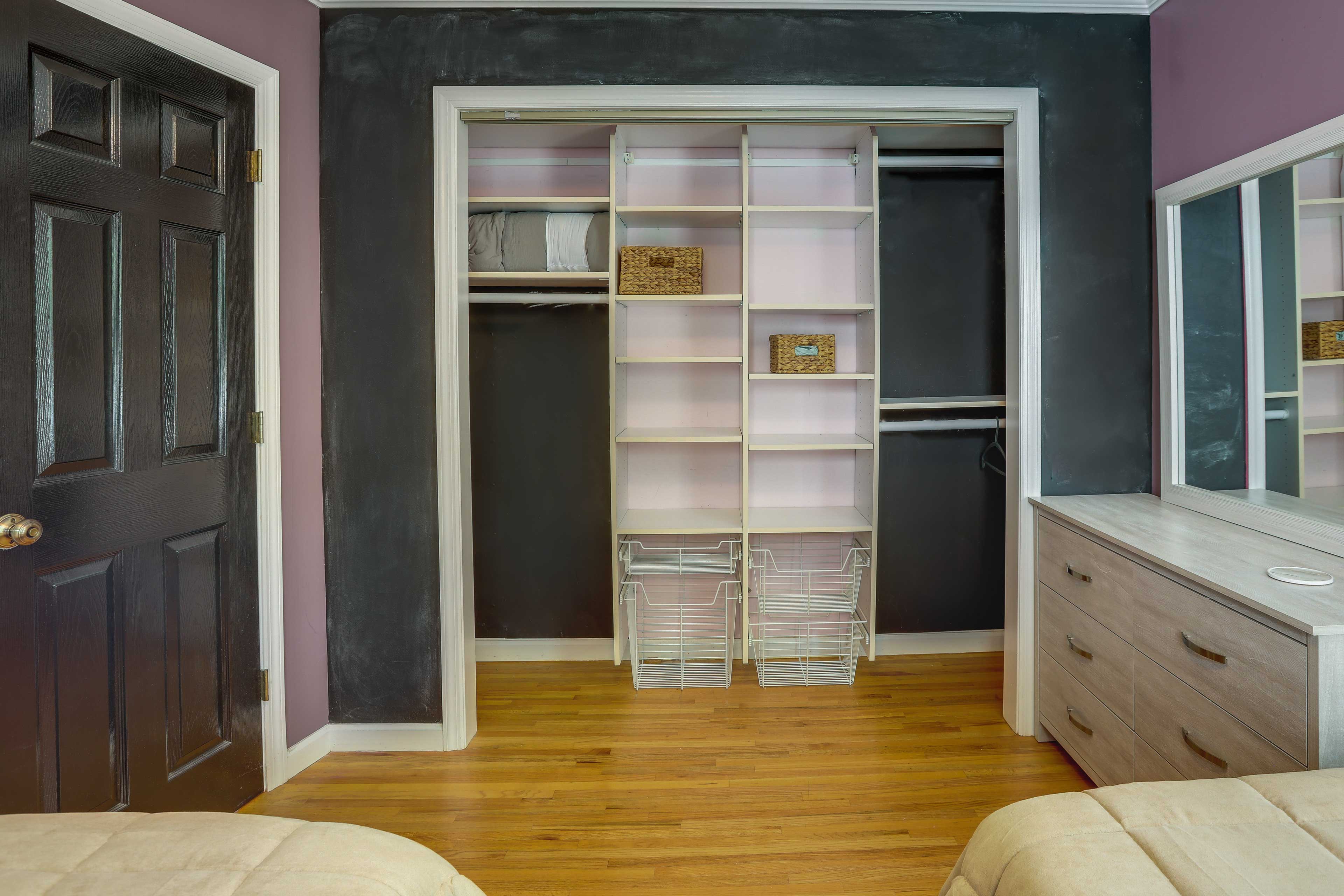 Charming Monroe Township Home - 13 Mi to RU!