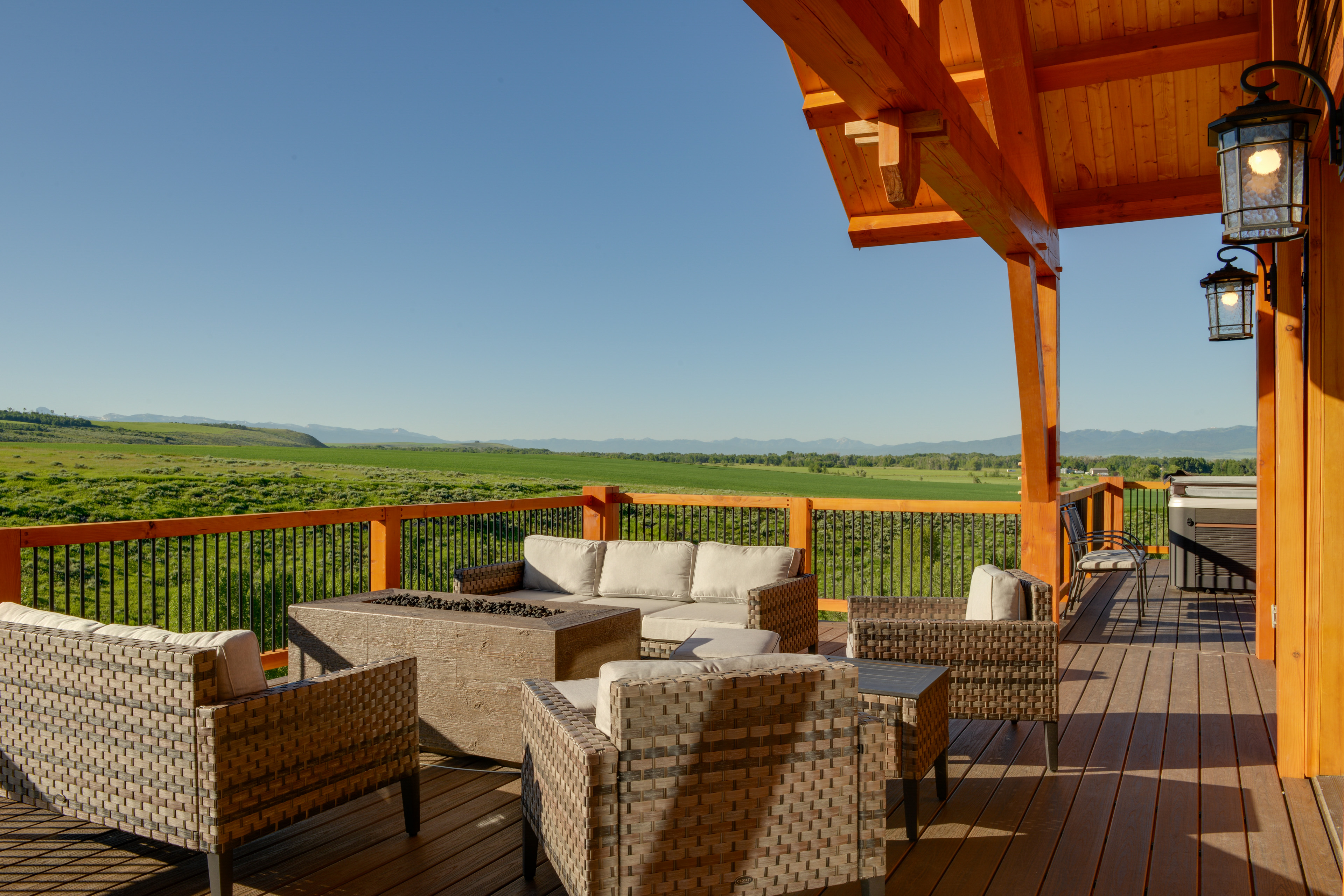 Custom Felt Cabin: Hot Tub & Teton Mountain Views!