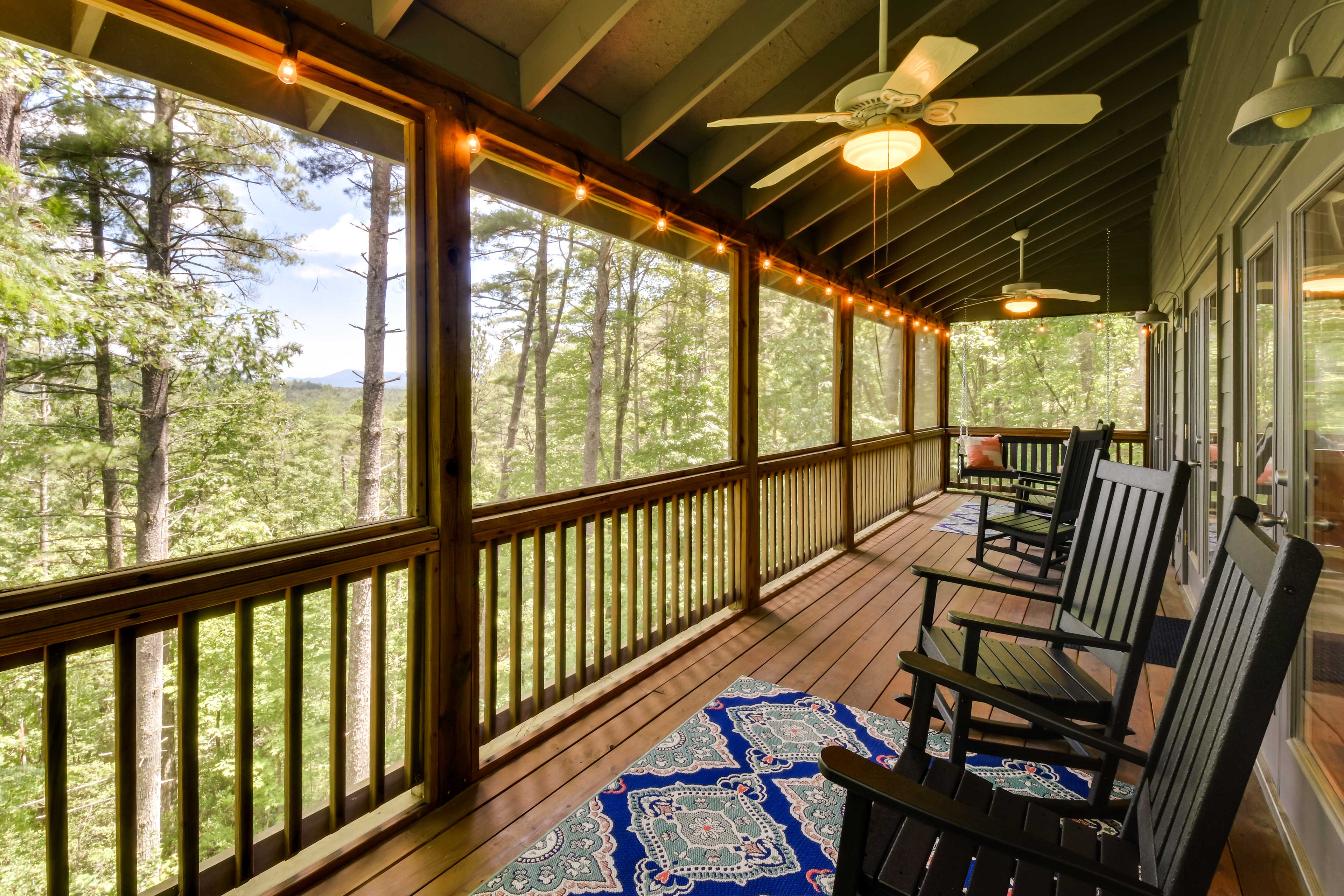 Spacious Georgia Escape w/ Fireplace, Deck & Grill