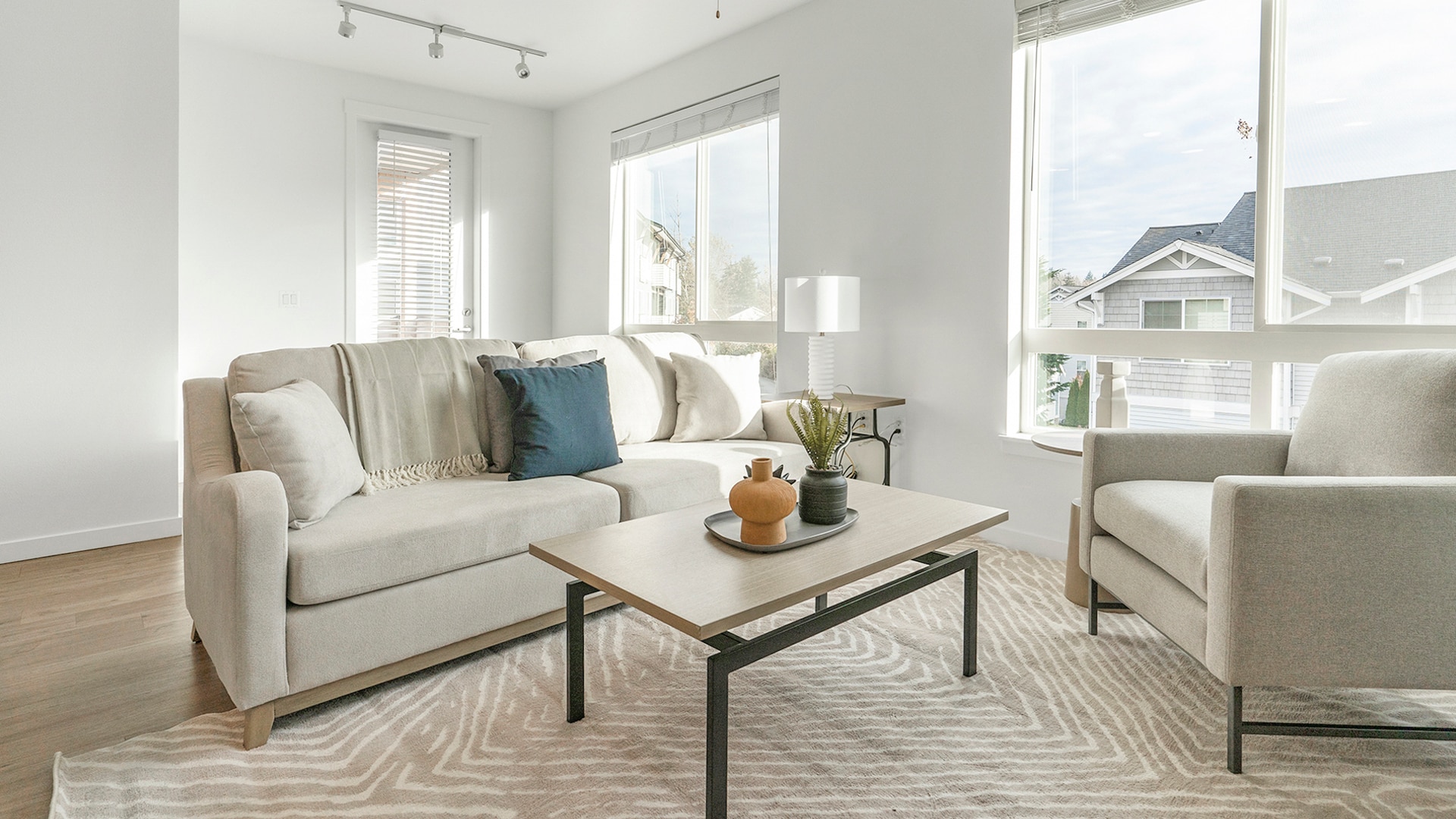 Modern Apartment in Prime Location (ID5770X48) Home Rental in Paine