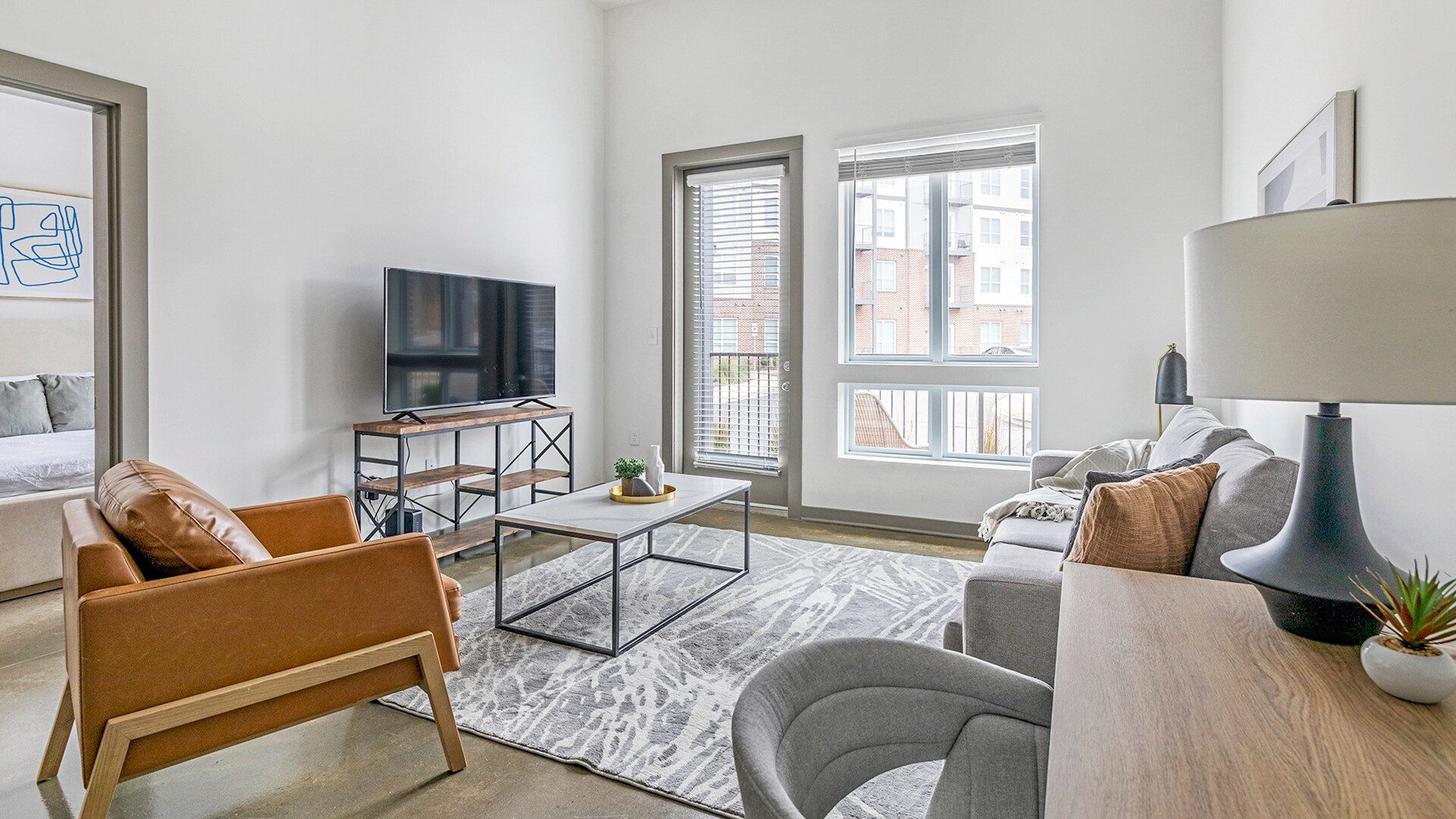 Property Image 1 - Modern Apartment in Prime Location (ID7403X37)