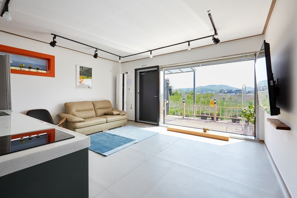 Property Image 1 - 28 pyeong detachable