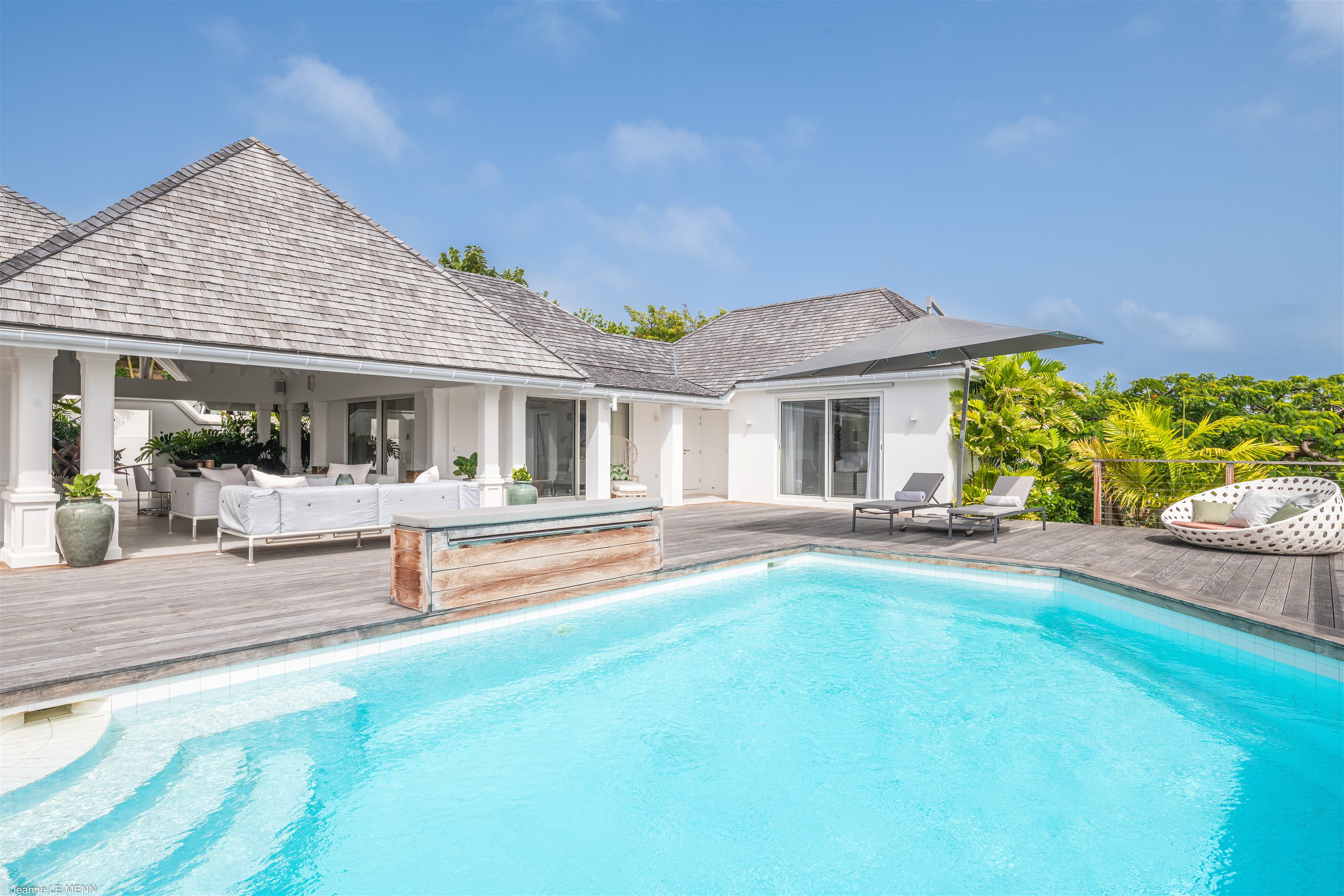 Nice pool, sunny expansive terrace with loungers and deckchairs.