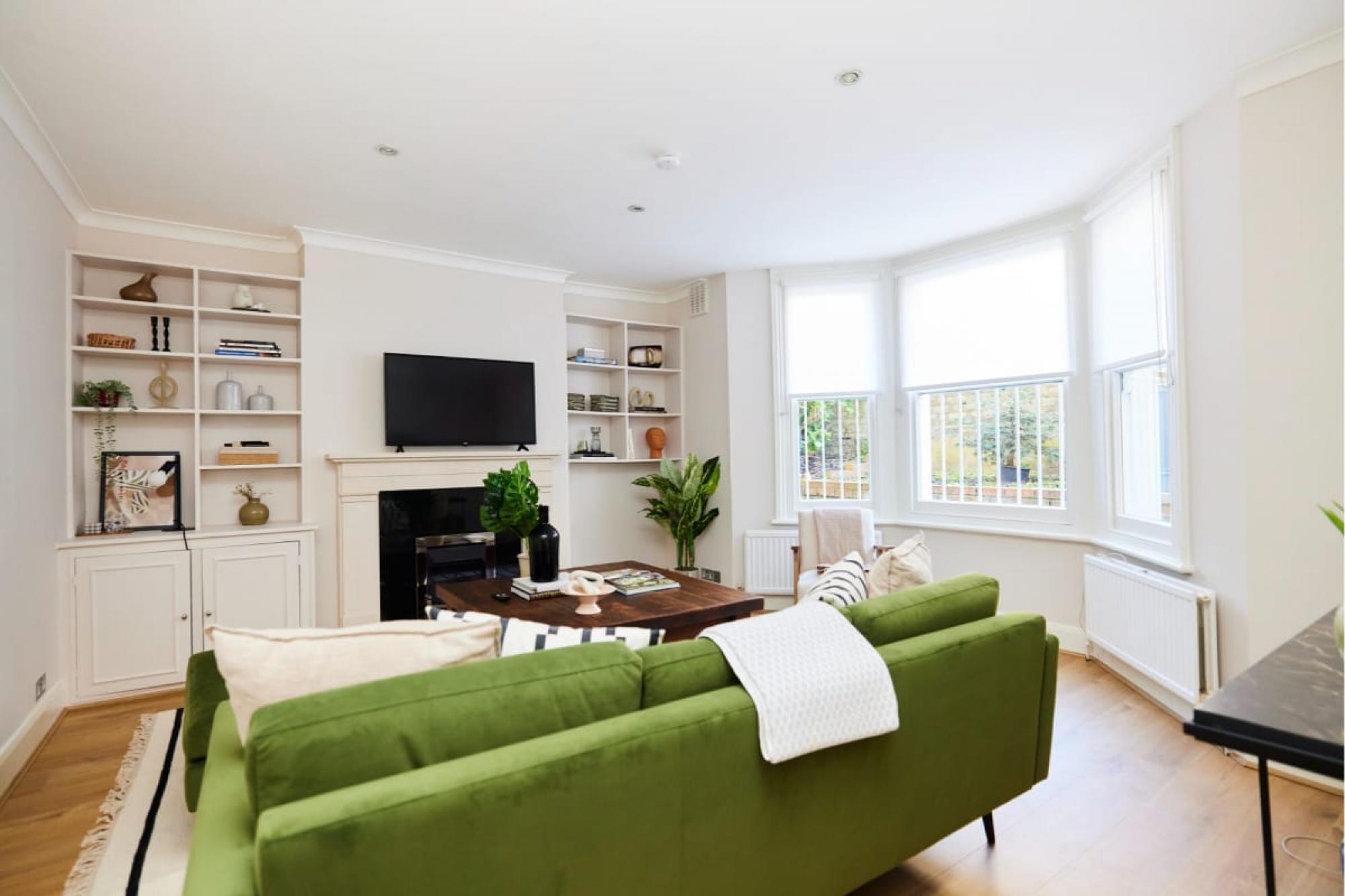 Property Image 1 - The London Classic - Captivating 2BDR Flat with Garden