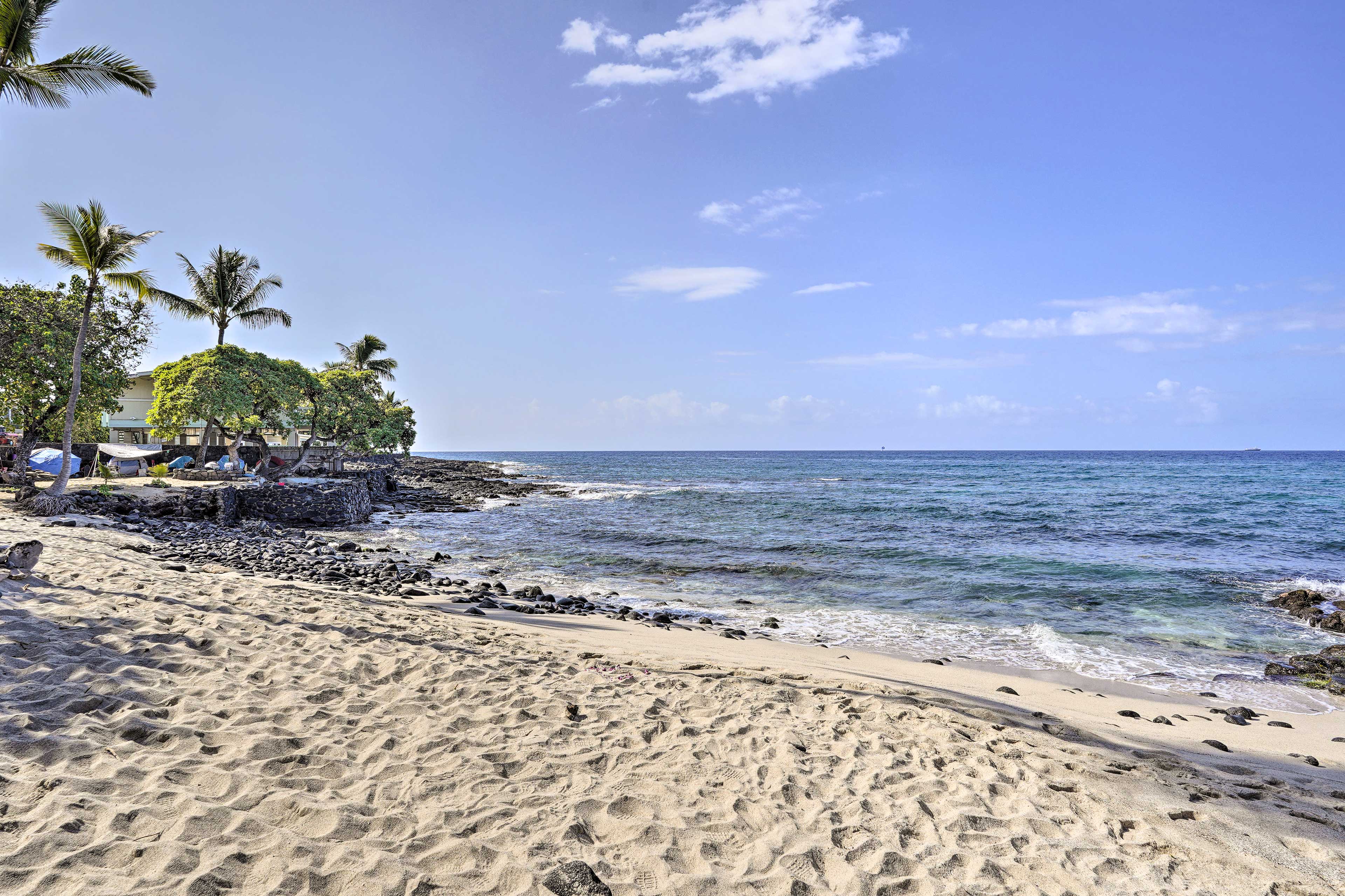 Property Image 2 - Kailua-Kona Condo w/ Ocean Views: Walk to Beach!