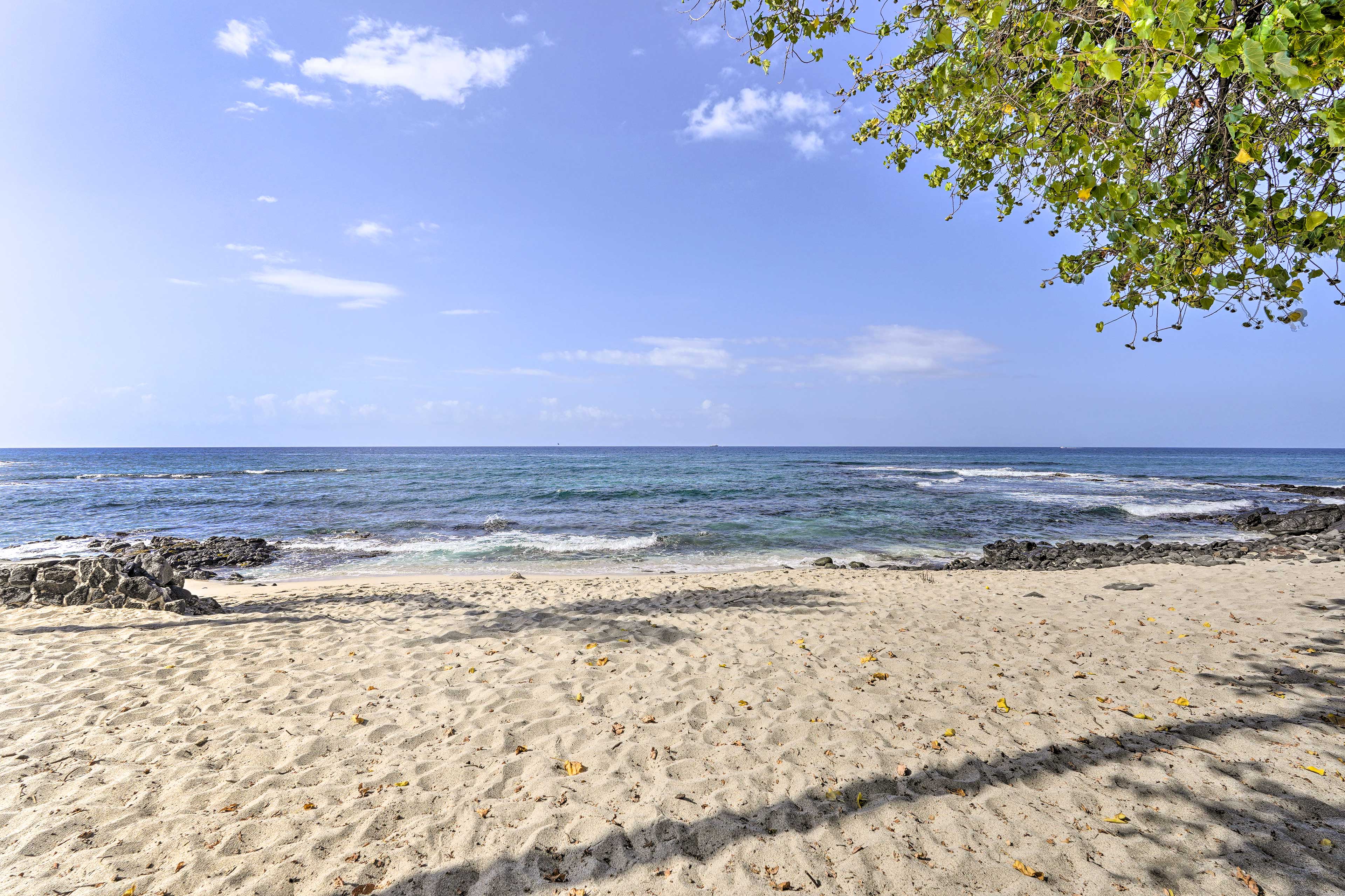 Property Image 1 - Kailua-Kona Condo w/ Ocean Views: Walk to Beach!