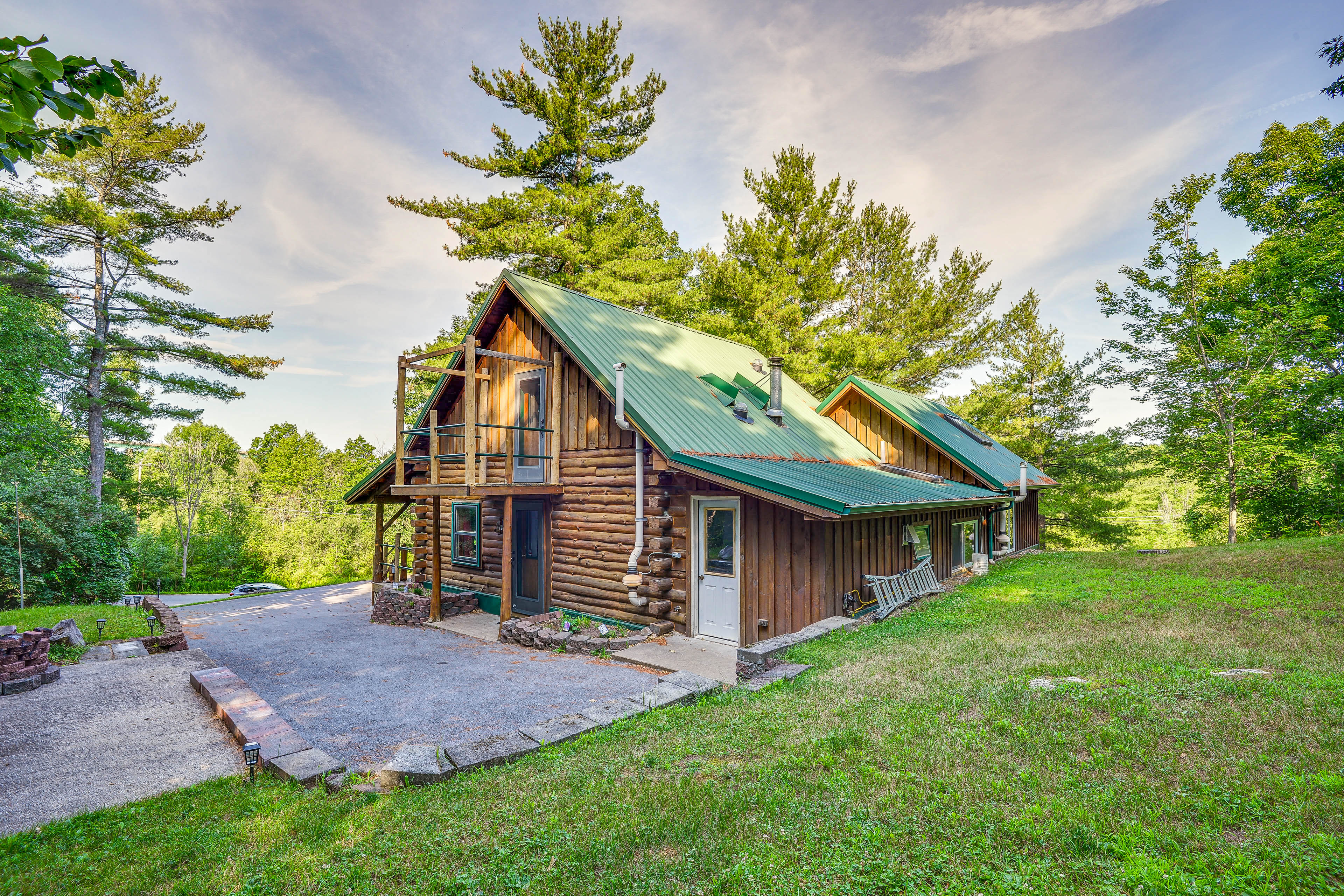 Property Image 1 - Charming Wellesley Island Cabin Near State Parks