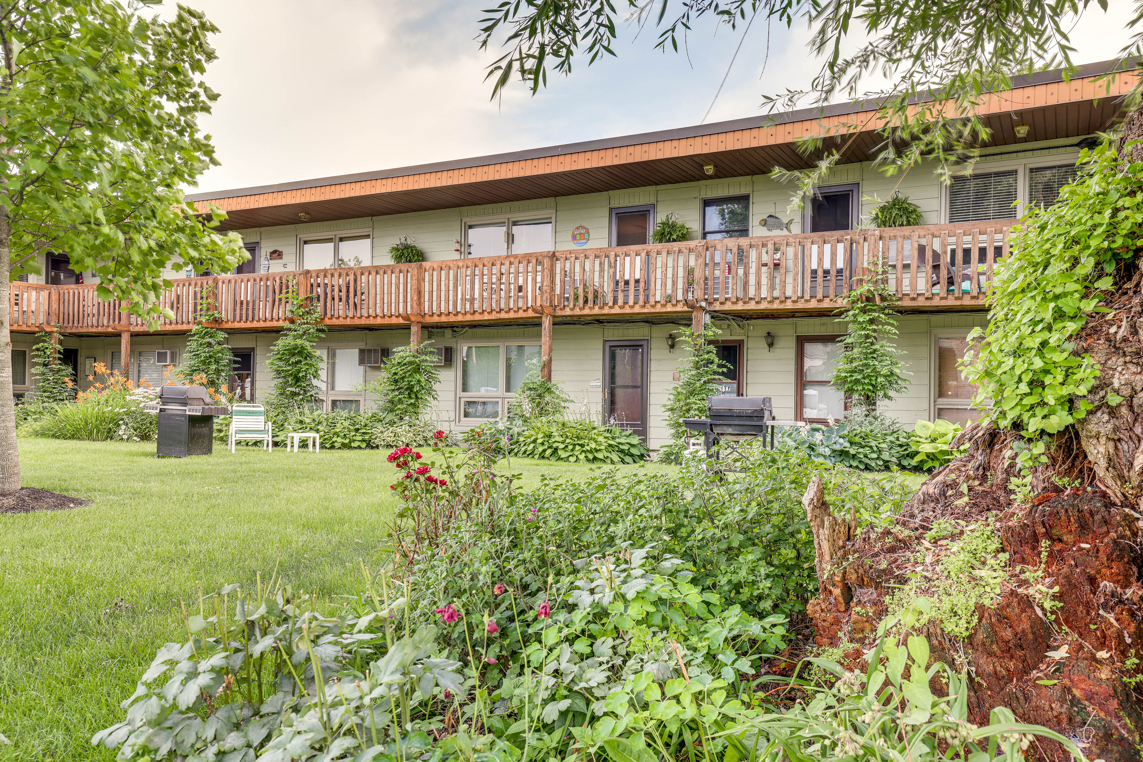 Property Image 2 - Canandaigua Lake Romantic Getaway w/ Boat Slip!