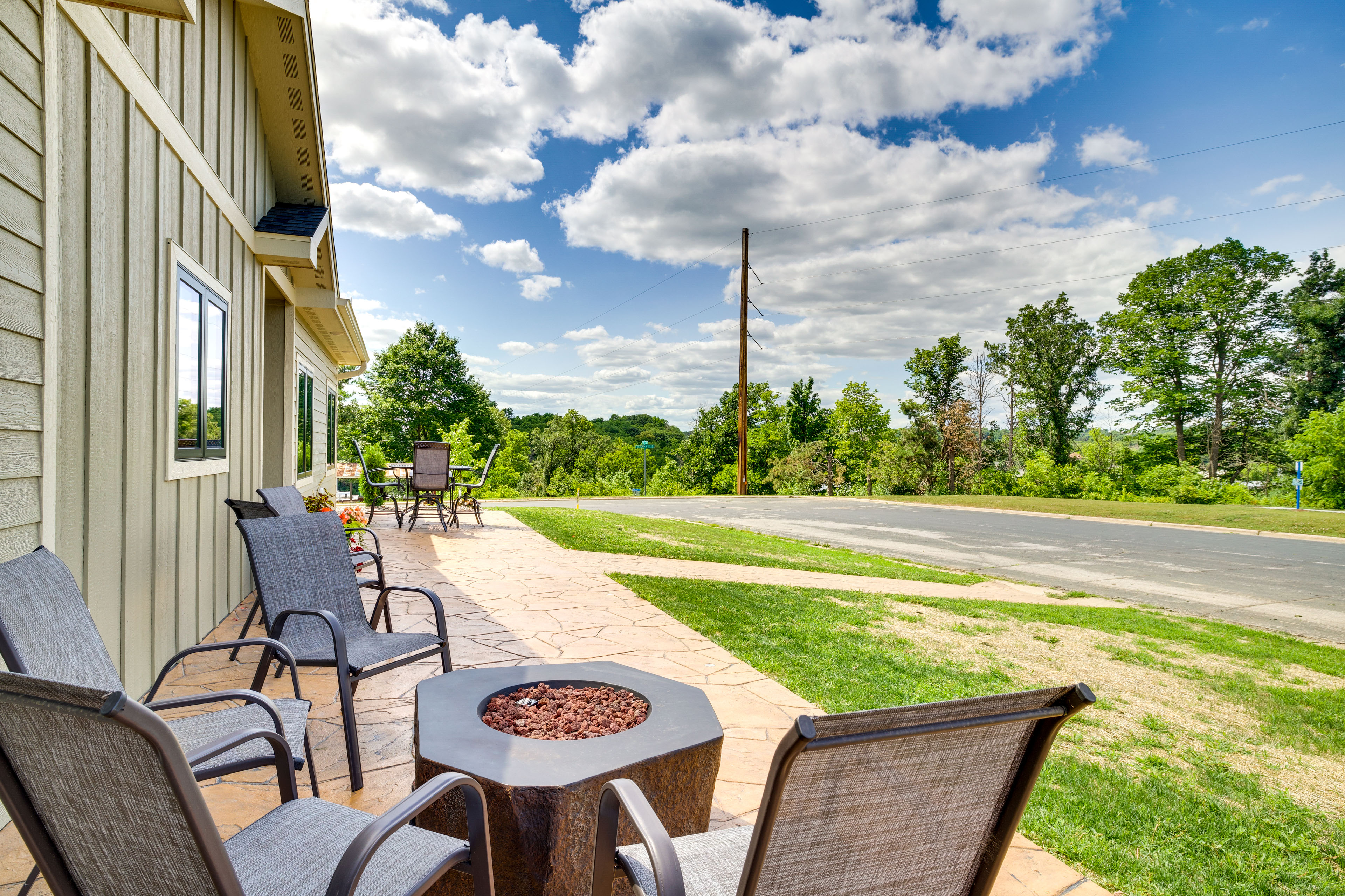 Spacious Preston Home w/ Fire Pit!