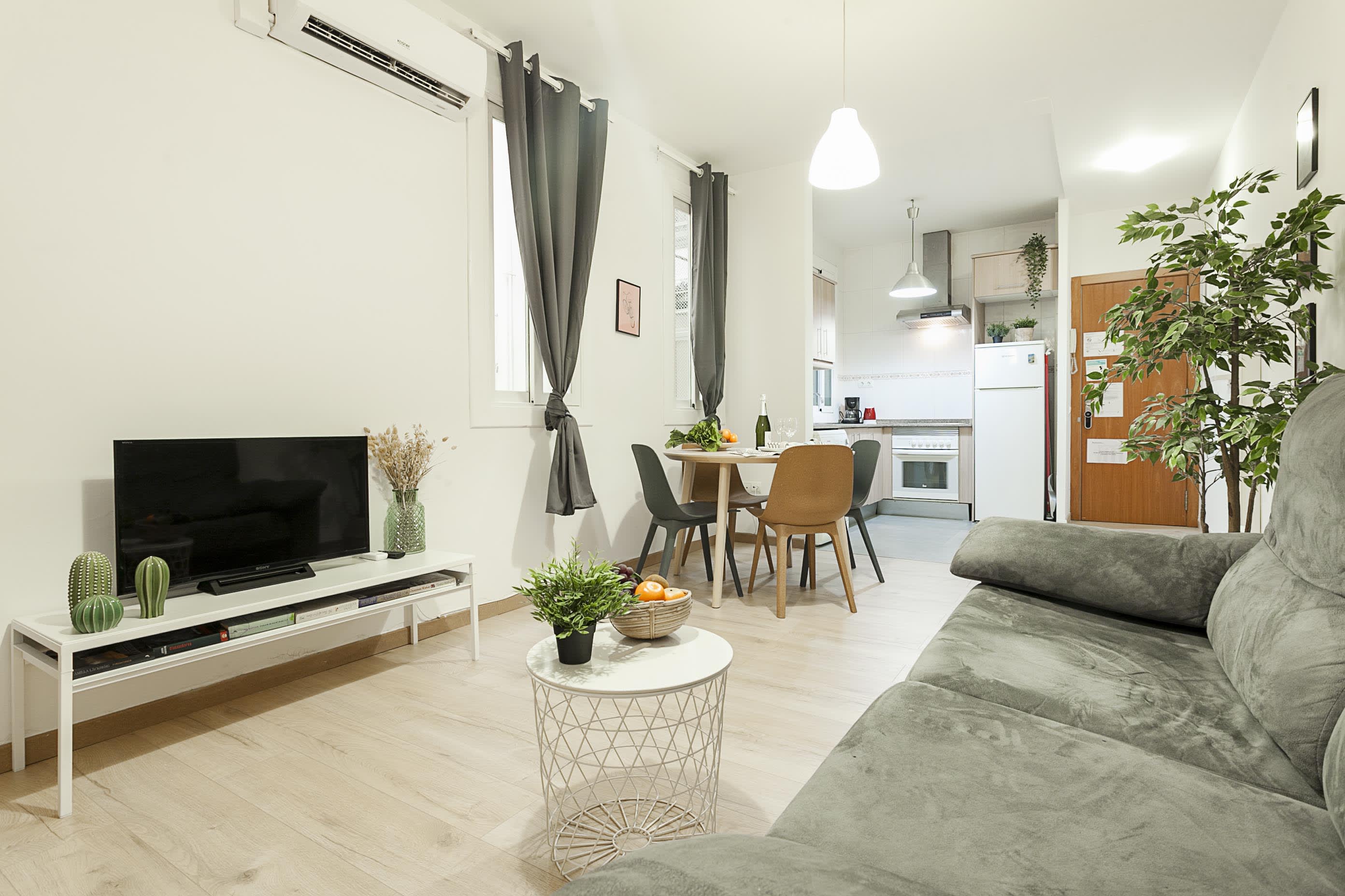 Property Image 1 - Comfortable 3BD in Poblenou next to the beach!
