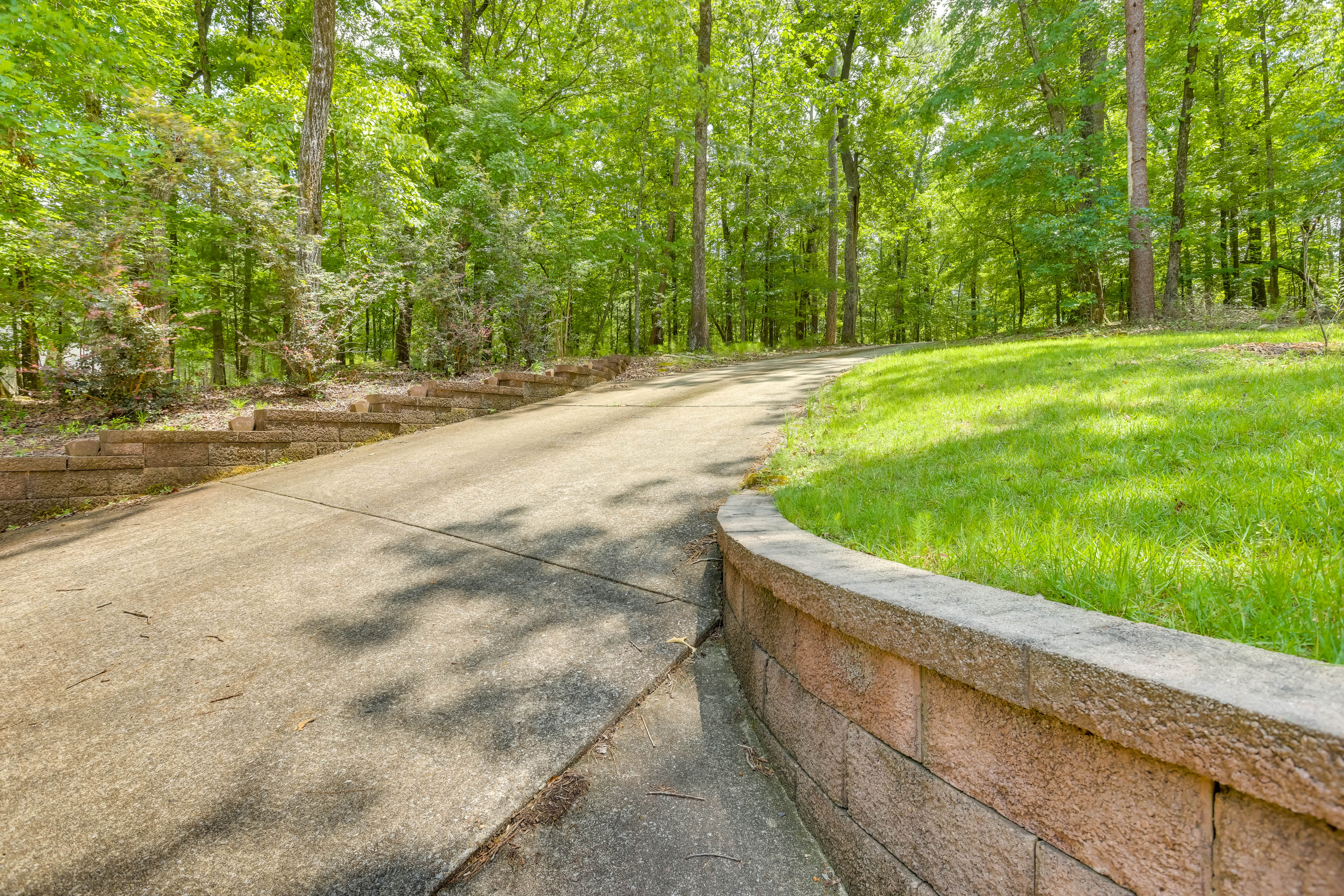 Property Image 1 - Sunny Coosa River Hideaway w/ Boat Dock & Slip!