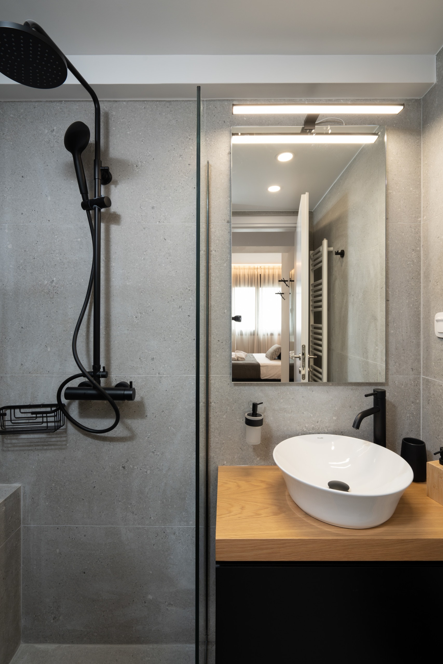 Your bathroom is not only stylish but also highly functional, meeting both
aesthetic and practical needs. Your bathroom is not only stylish but also highly functional, meeting both
aesthetic and practical needs.