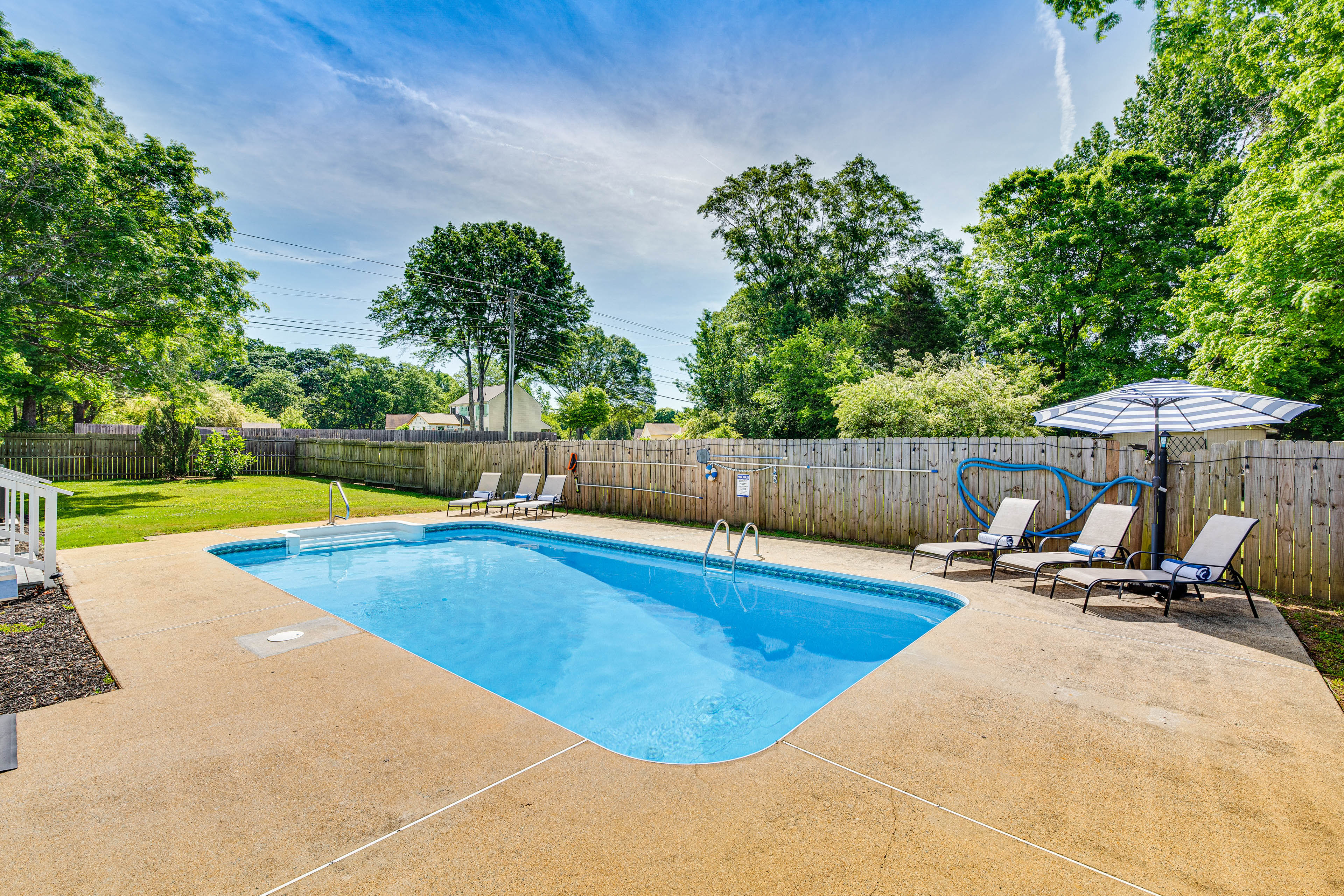 Acworth Oasis w/ Pool, Hot Tub & Fire Pit!