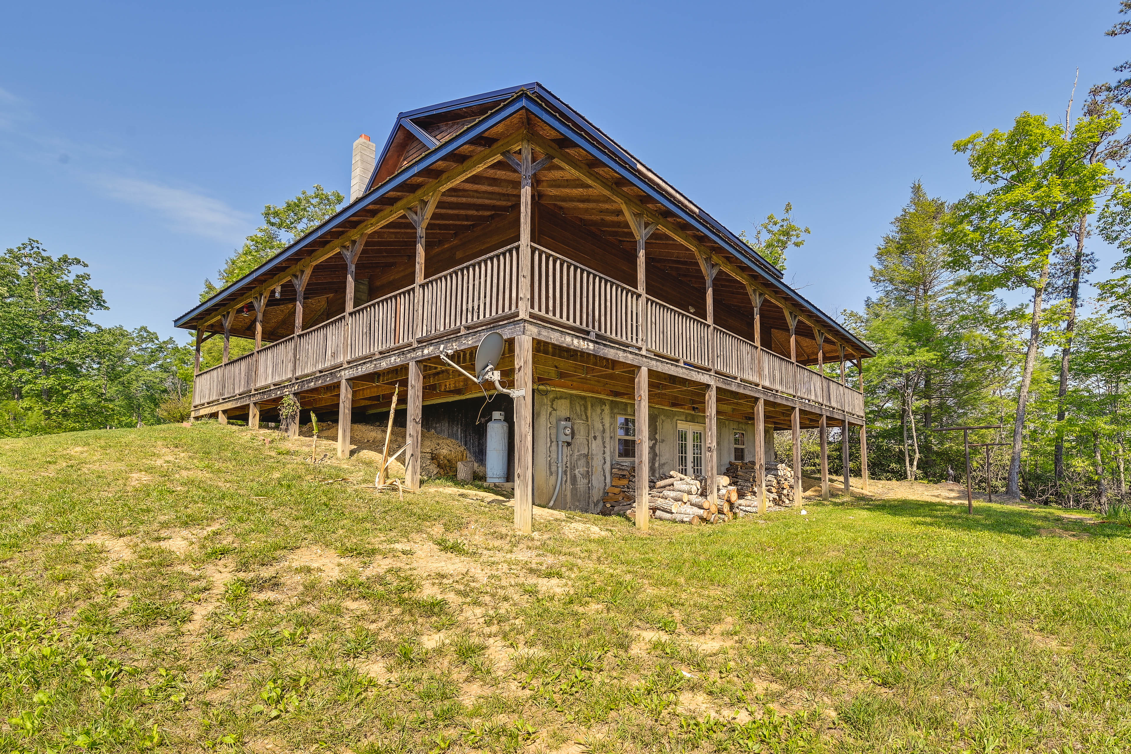 Property Image 2 - Idyllic Beattyville Cabin Rental w/ Stunning Views