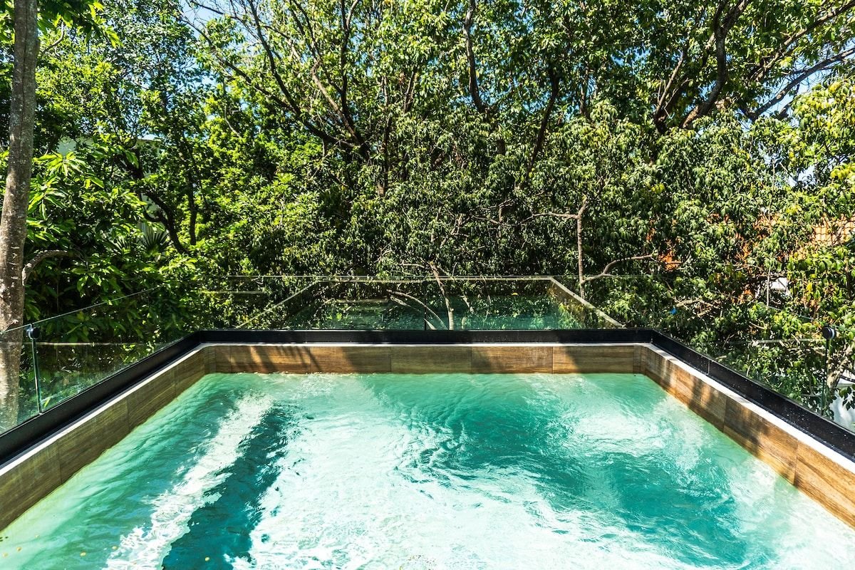 Property Image 1 - Stunning modern villa with pool & beach access