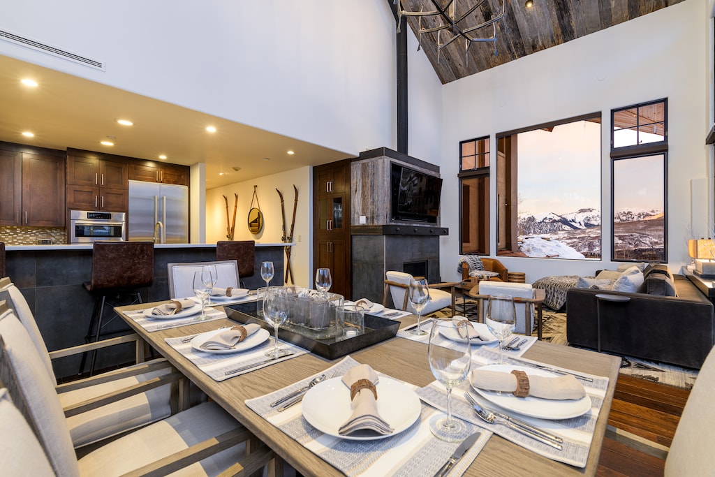 Dining Room - Summer