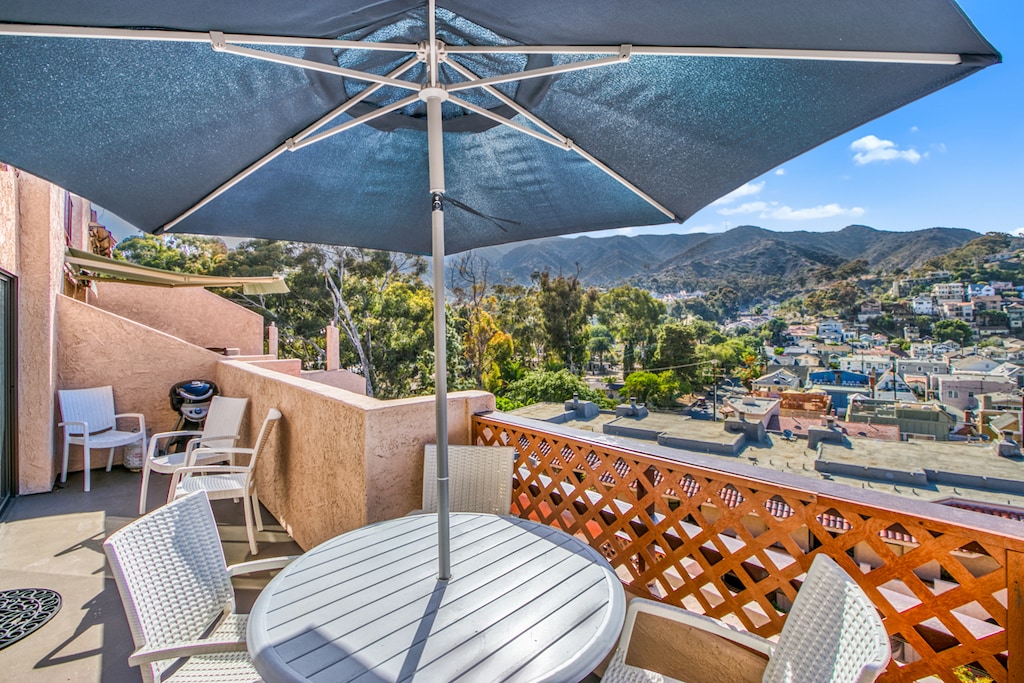 C63 - balcony umbrella