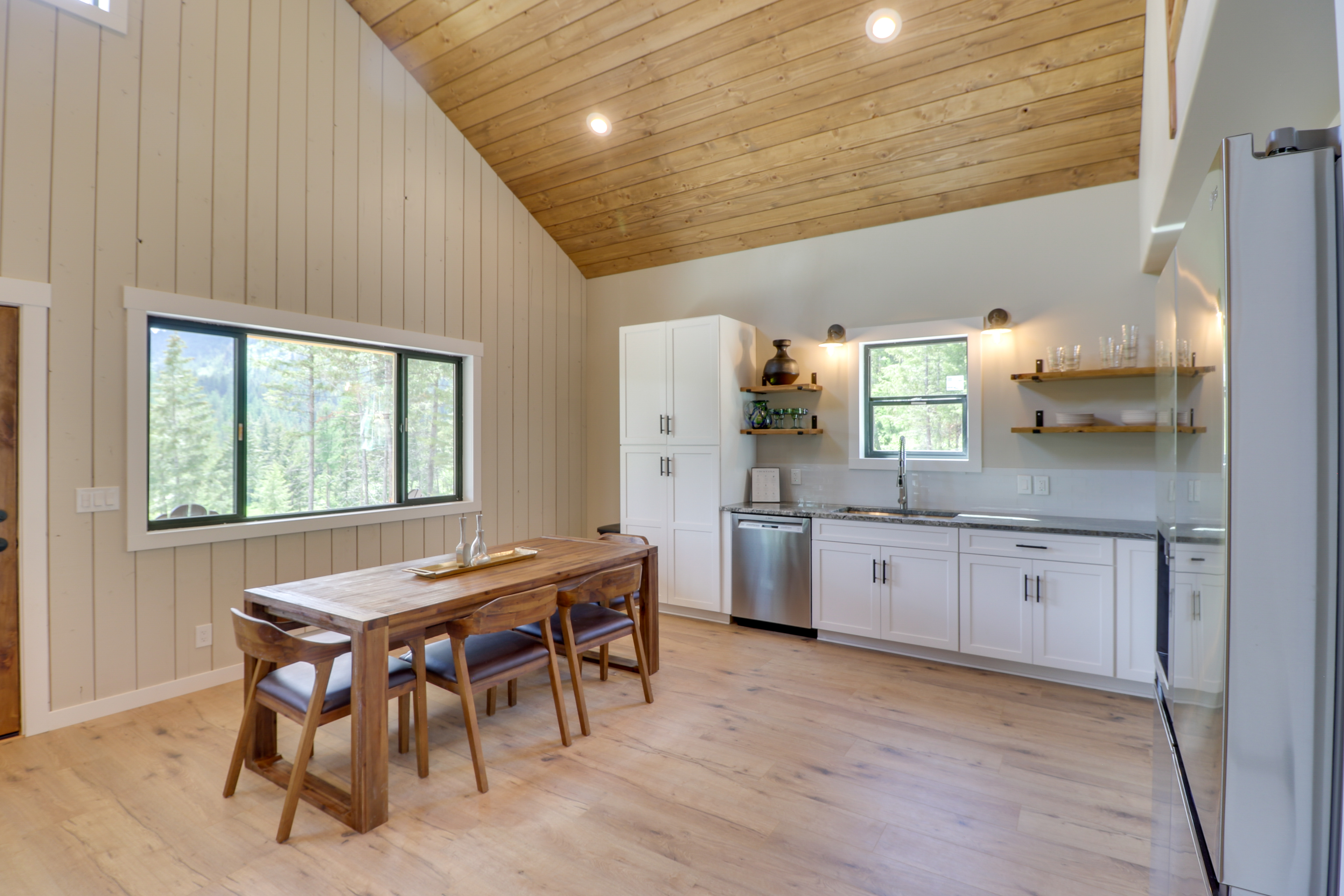 Lakeside Cabin w/ Hot Tub: 3 Mi to Flathead Lake!