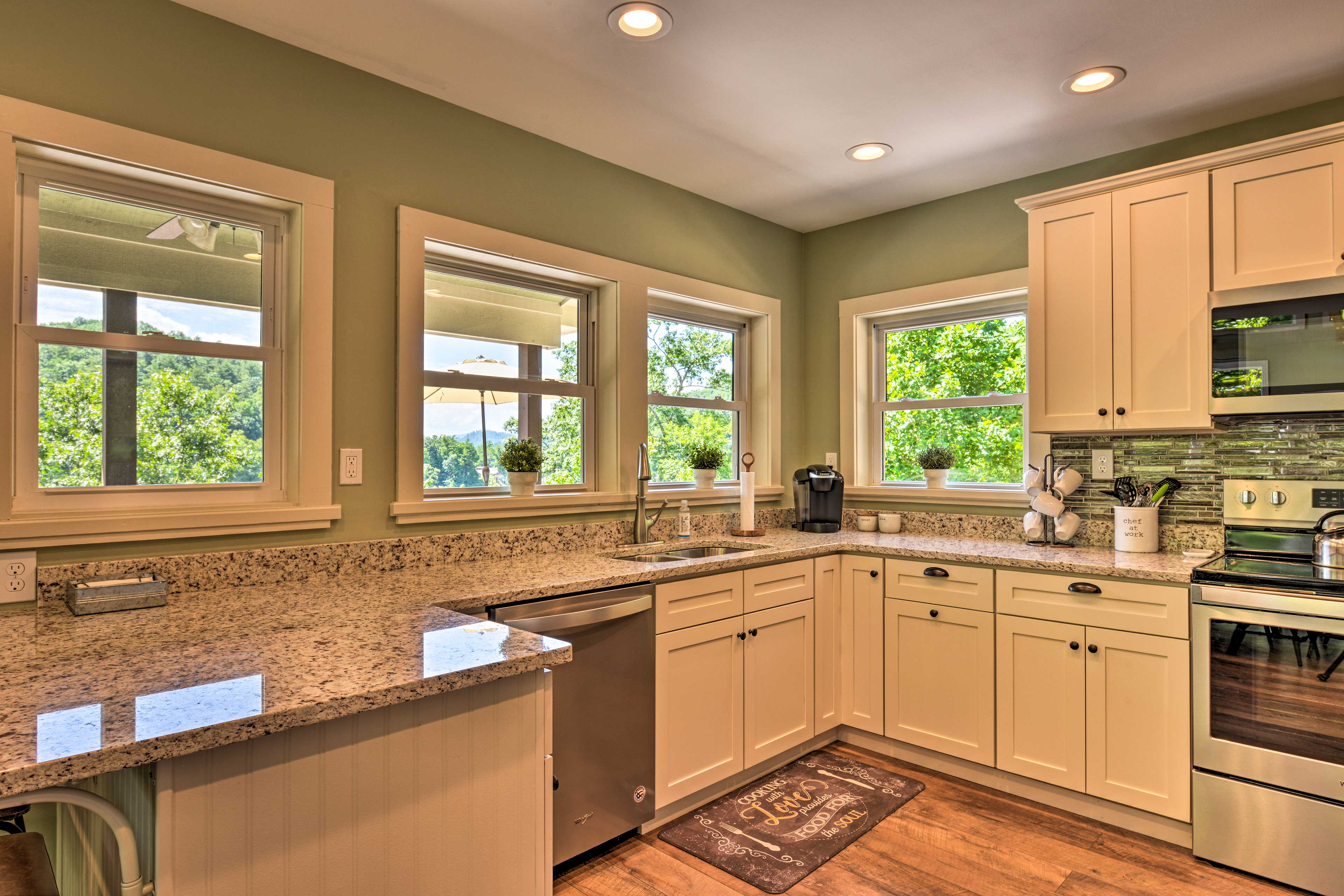 Renovated Home w/ Private Dock on Watauga Lake