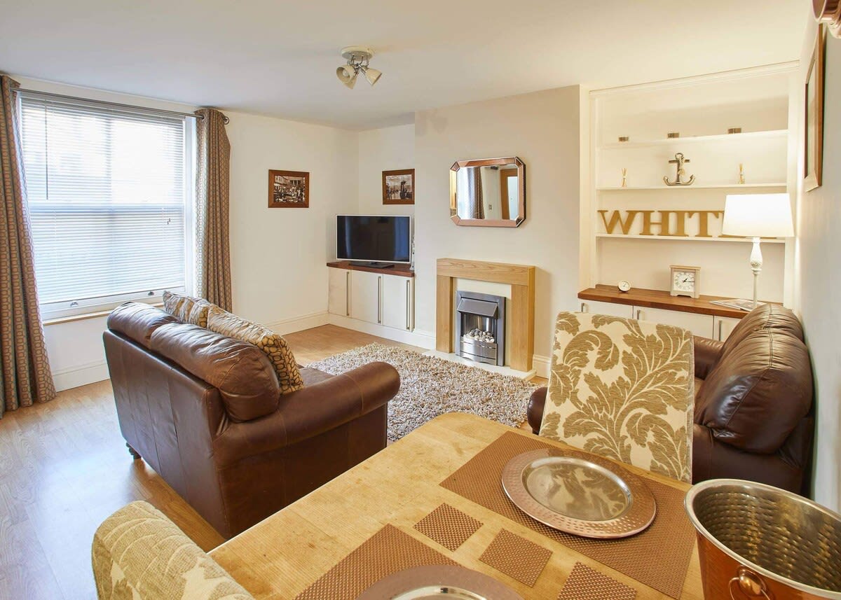 Rock Pipit, Whitby - Host & Stay