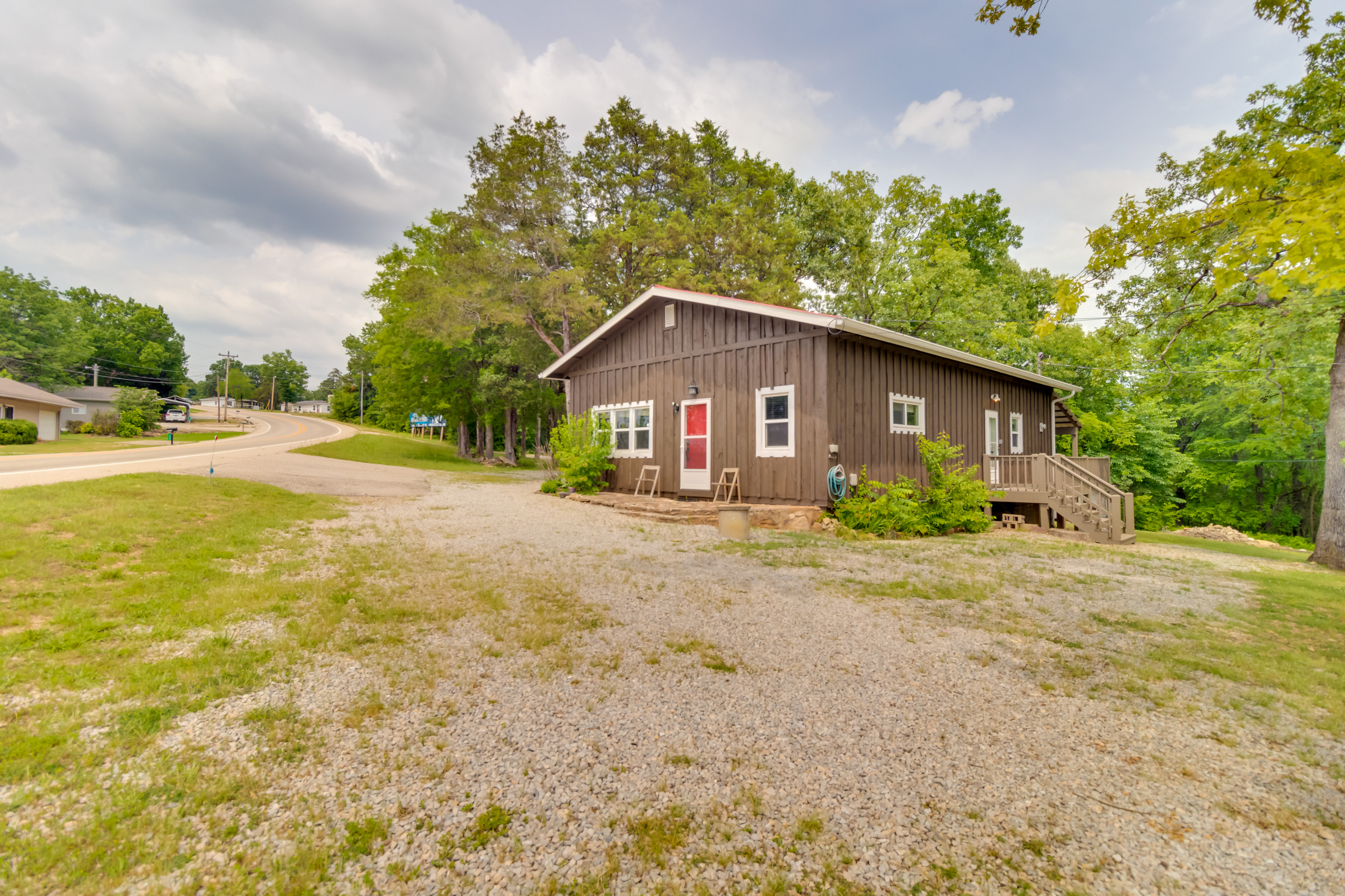 Henderson Vacation Rental < 1 Mi to Norfork Lake!