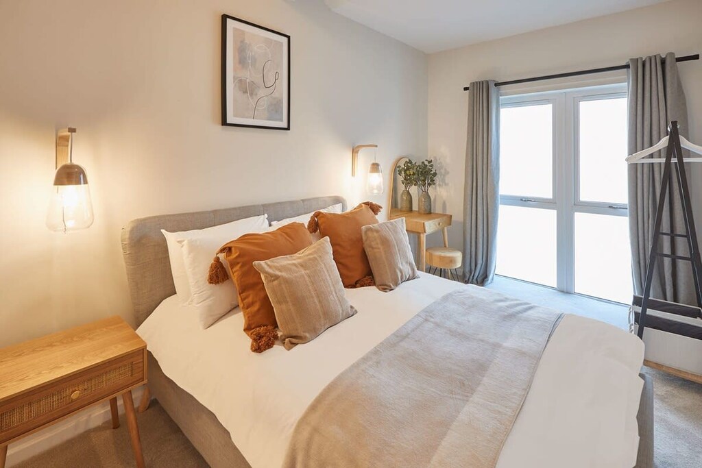 Skyline Apartment, Whitby - Host & Stay