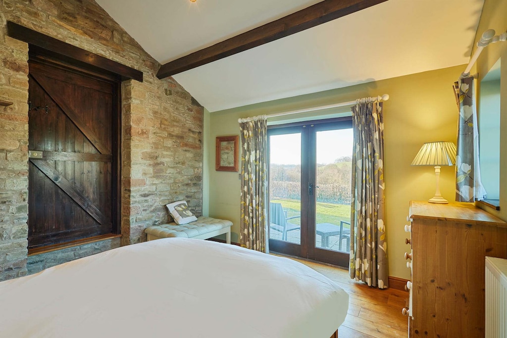 Tregaer Mill Barn, Dingestow - Host & Stay