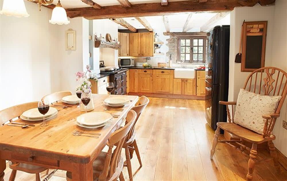 Tregaer Mill Barn, Monmouth - Host & Stay