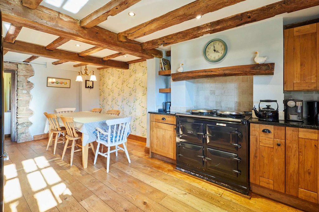 Tregaer Mill Barn, Dingestow - Host & Stay