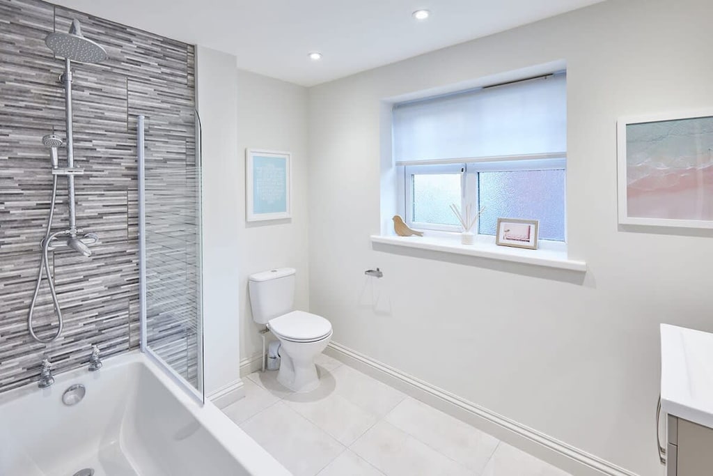 'Salty' Seaview, Saltburn-by-the-Sea - Host & Stay