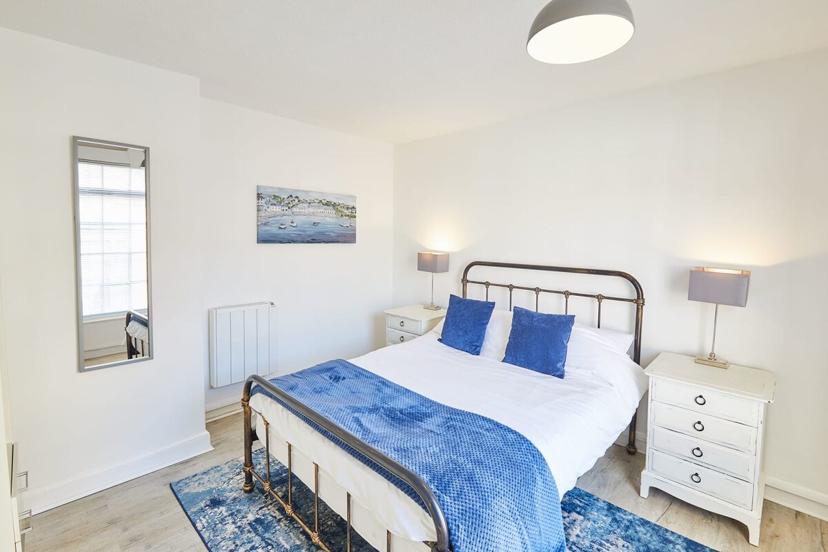 Nellie's Loft, Scarborough - Host & Stay