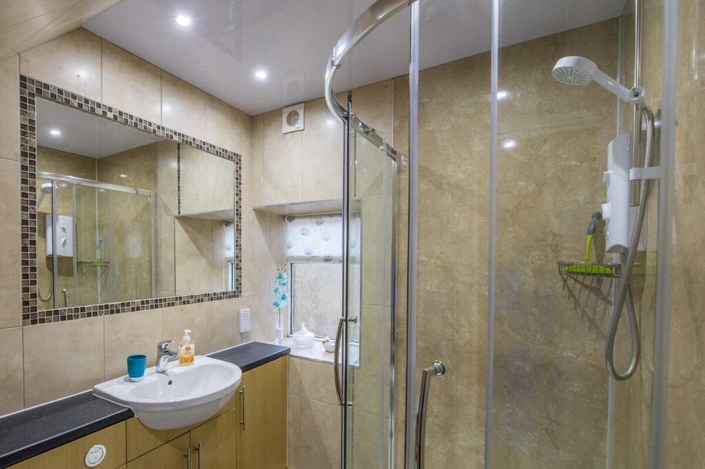 No.5 Poppy Cottage, Belford - Host & Stay