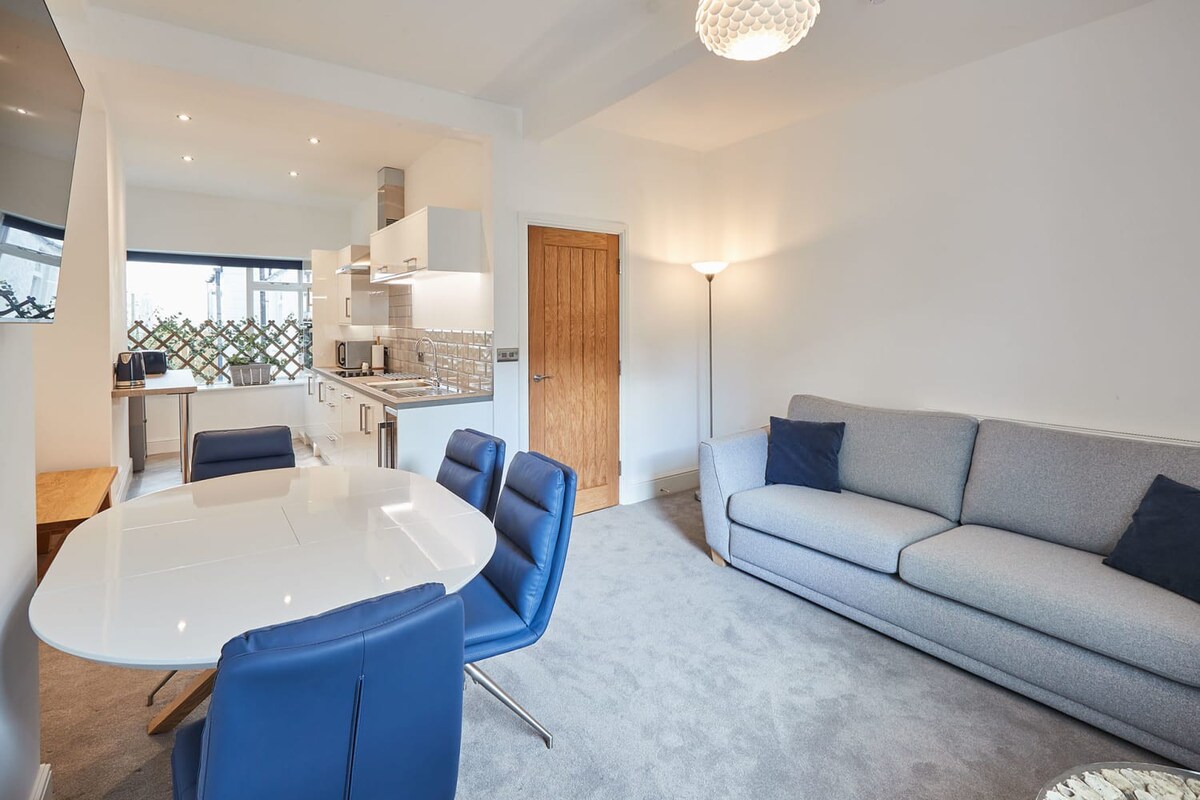 Apartment 2 @ High Street, Caernarfon - Host & Stay