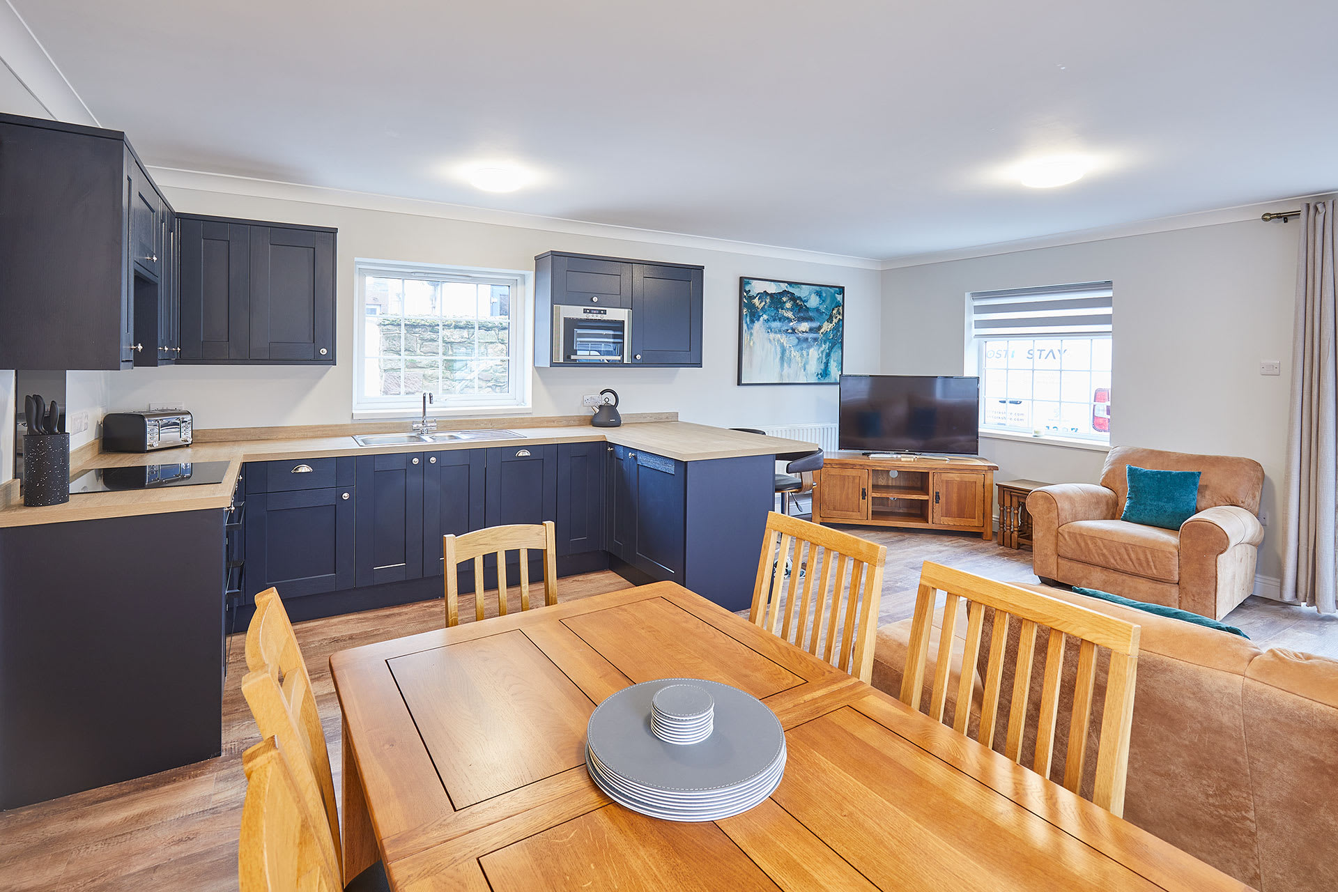Iona Cottage, Beadnell - Host & Stay