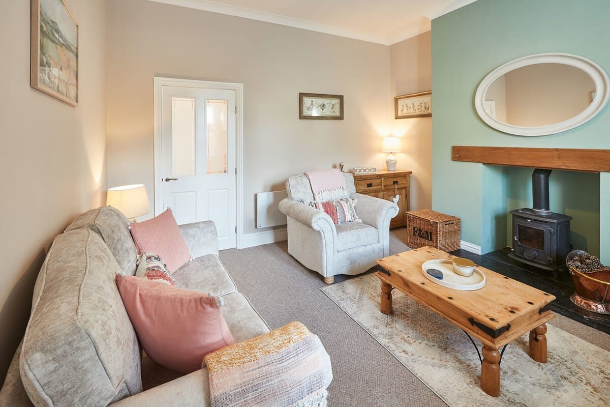 Rose Cottage, Aldbrough St John - Host & Stay