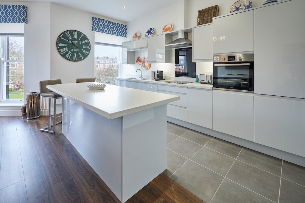 The Little Lobster, Scarborough - Host & Stay