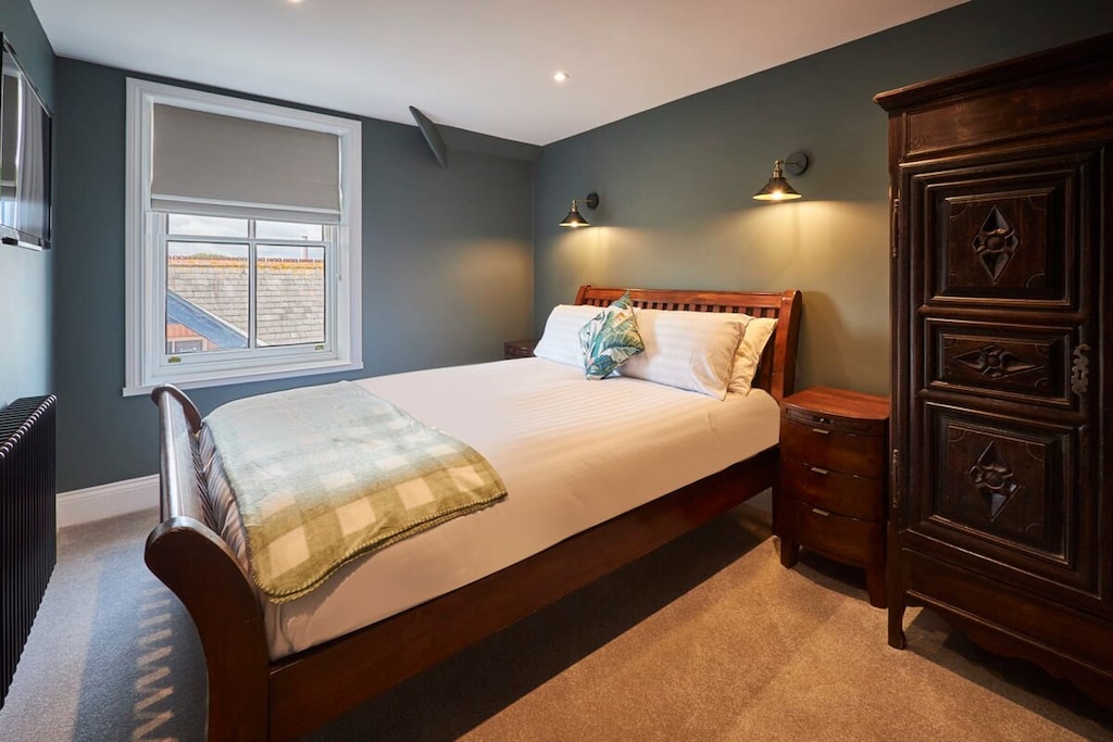 Fable, Whitby - Host & Stay
