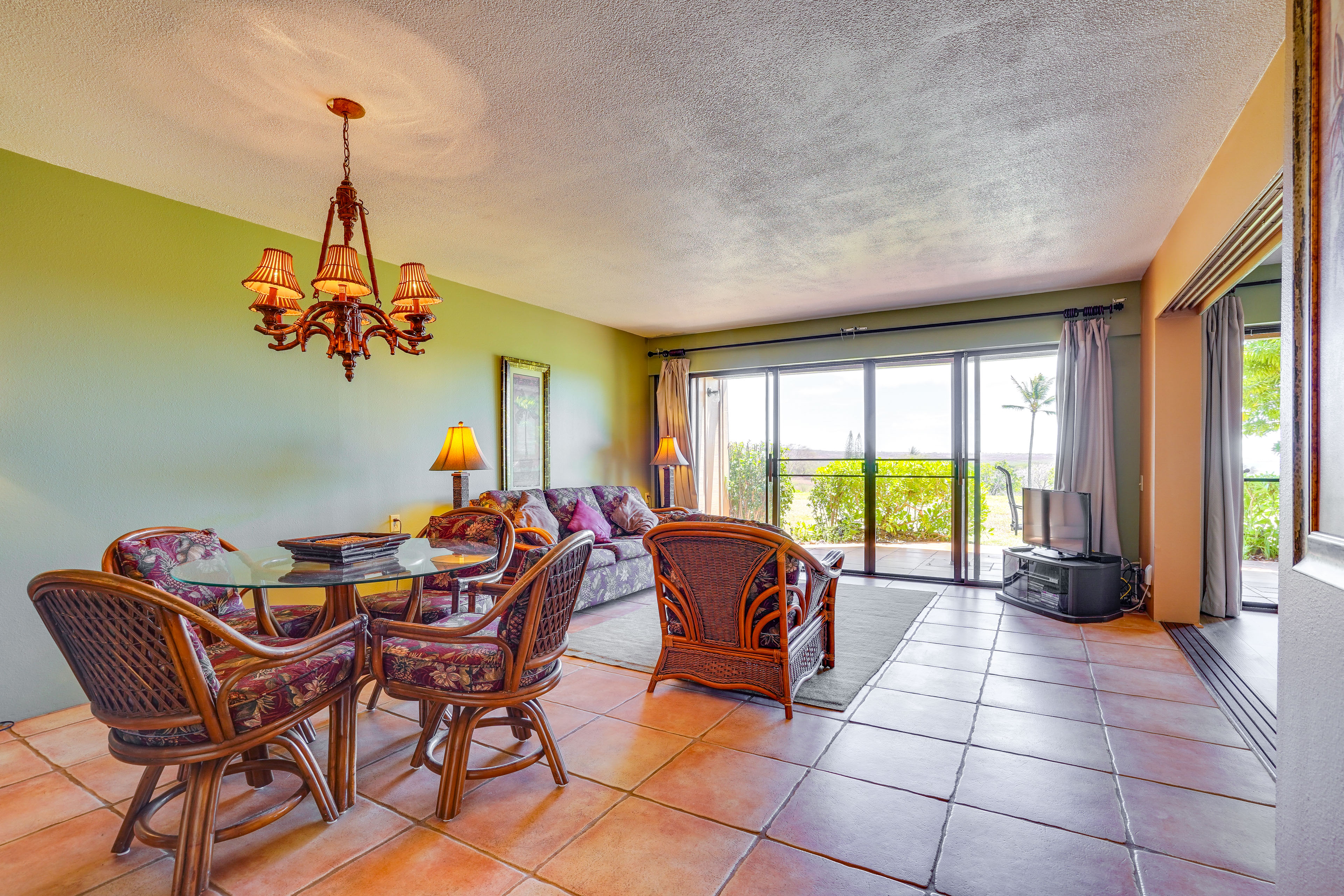 Maunaloa Vacation Rental - Walk to Kepuhi Beach!