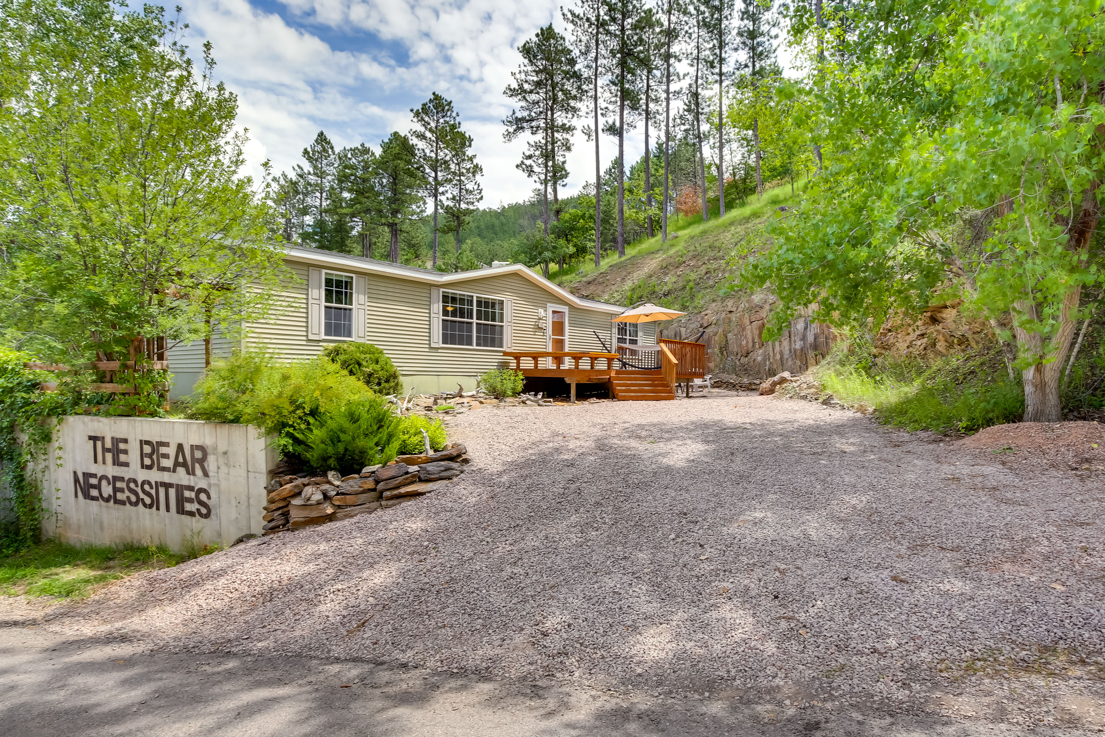 Property Image 1 - Modern Keystone Home: 4 Mi to Mount Rushmore!