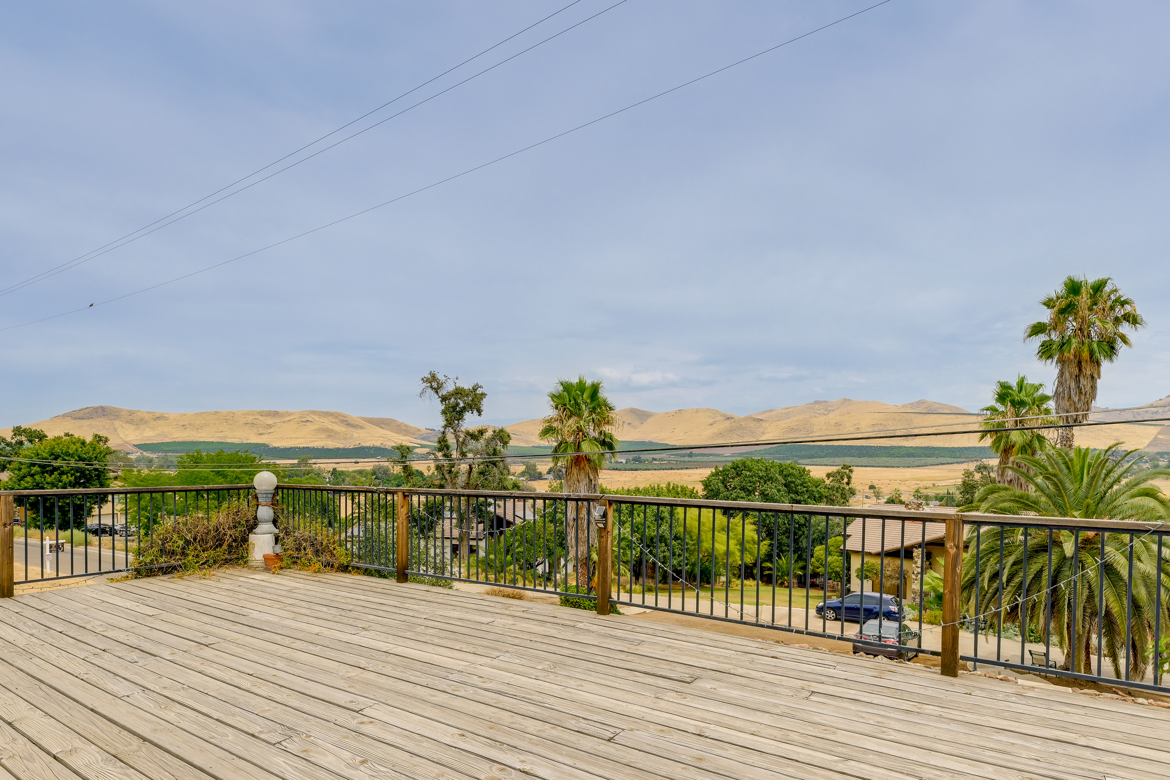 Property Image 2 - Porterville Getaway w/ Deck + Valley Views!