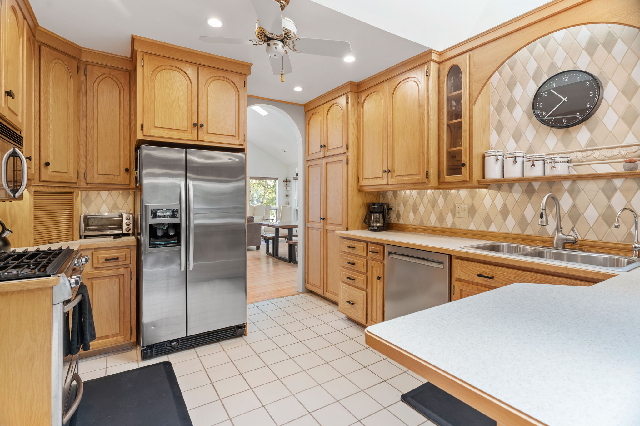 Stainless steel appliances with tons of space!