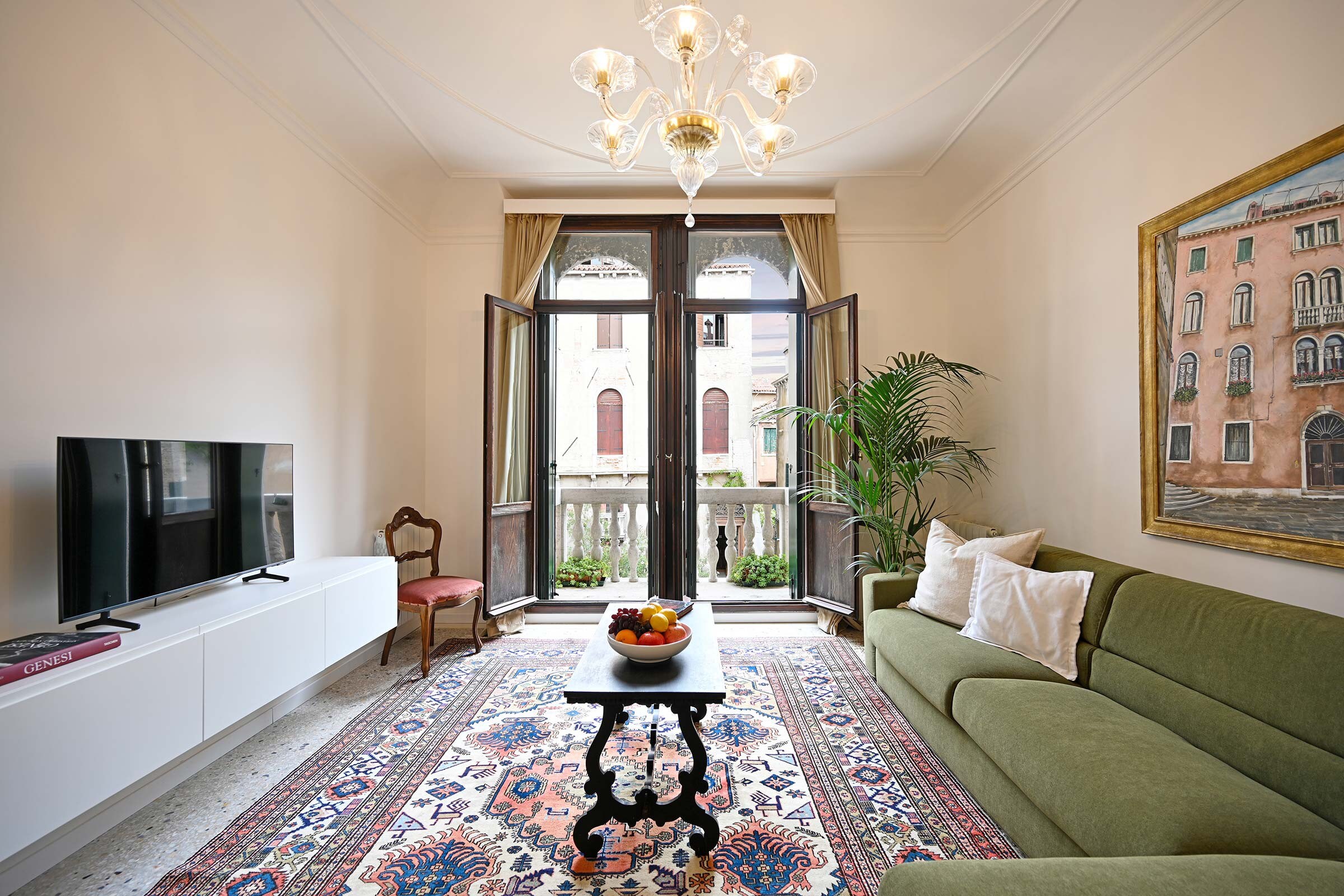 Property Image 1 - Spacious and Scenic Apartment at the Fenice Theatre