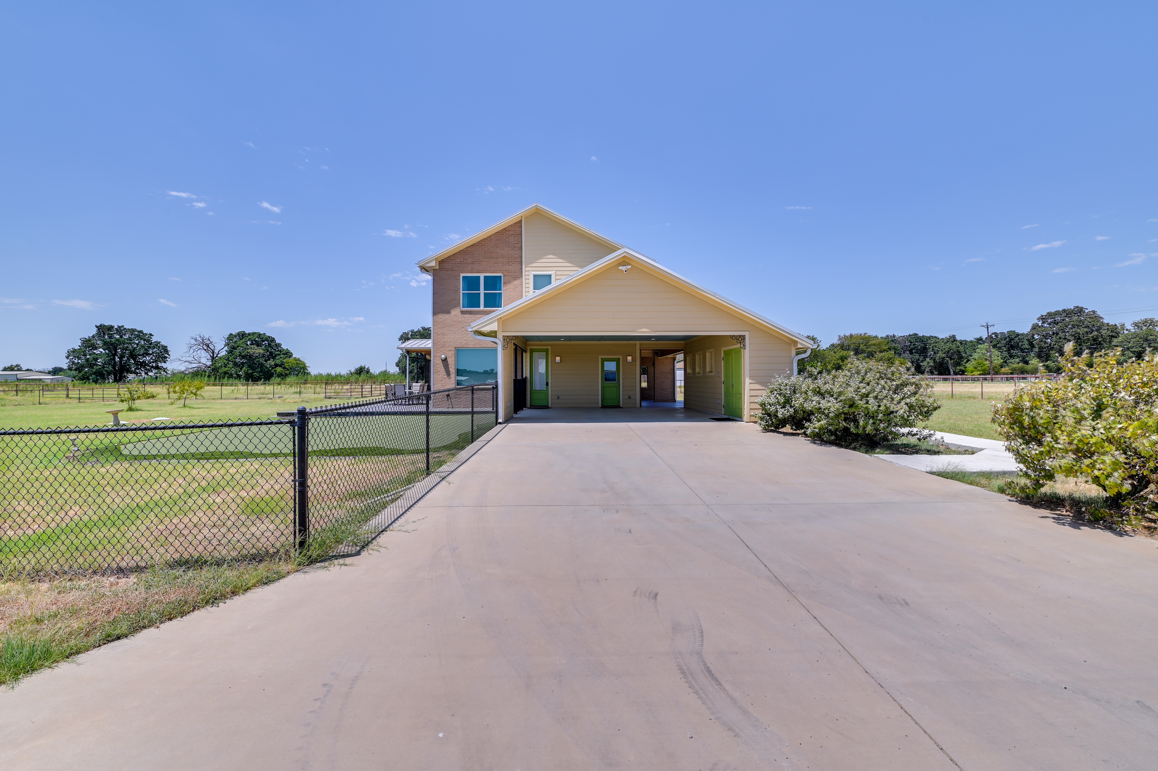 26-Acre Pilot Point Ranch Home w/ Pool & Mini Golf