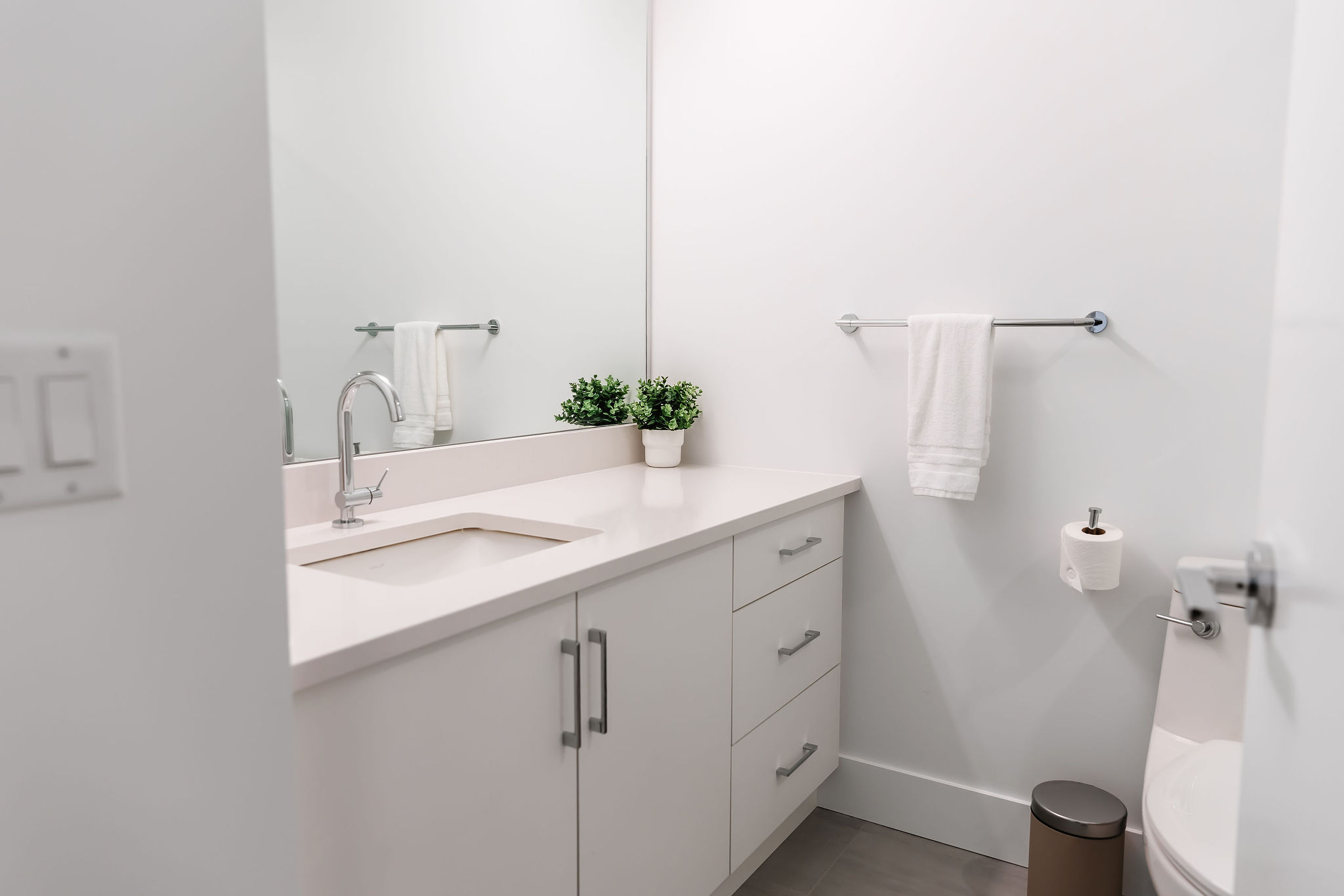 The Perch - RoofTop Patio w/ Hot Tub / Priv Beach