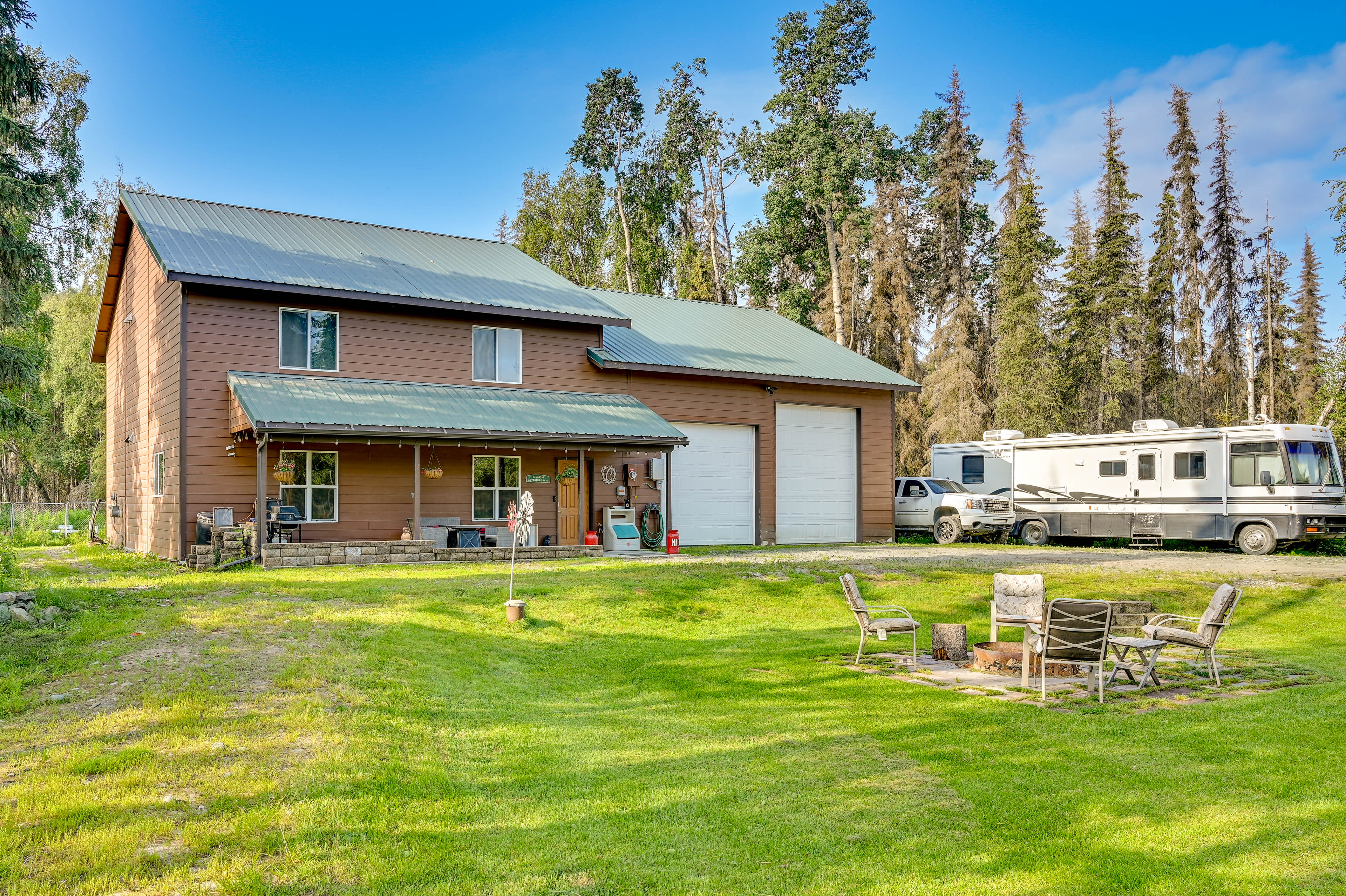 Lovely Soldotna Home, Steps From Kenai River