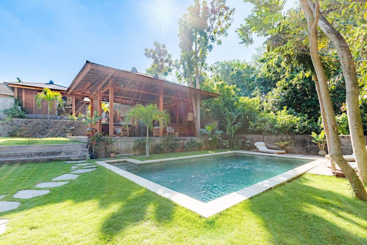 Property Image 2 - Cozy & Spacious Full Wood 4BR Villa Pererenan